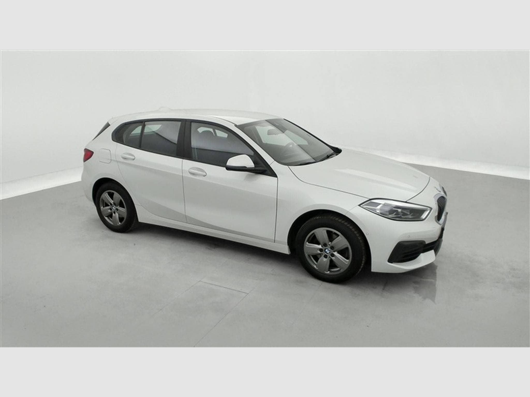 BMW 118 iA Business NAVI / FULL LED / PDC AV-AR (2023) - Foto 23