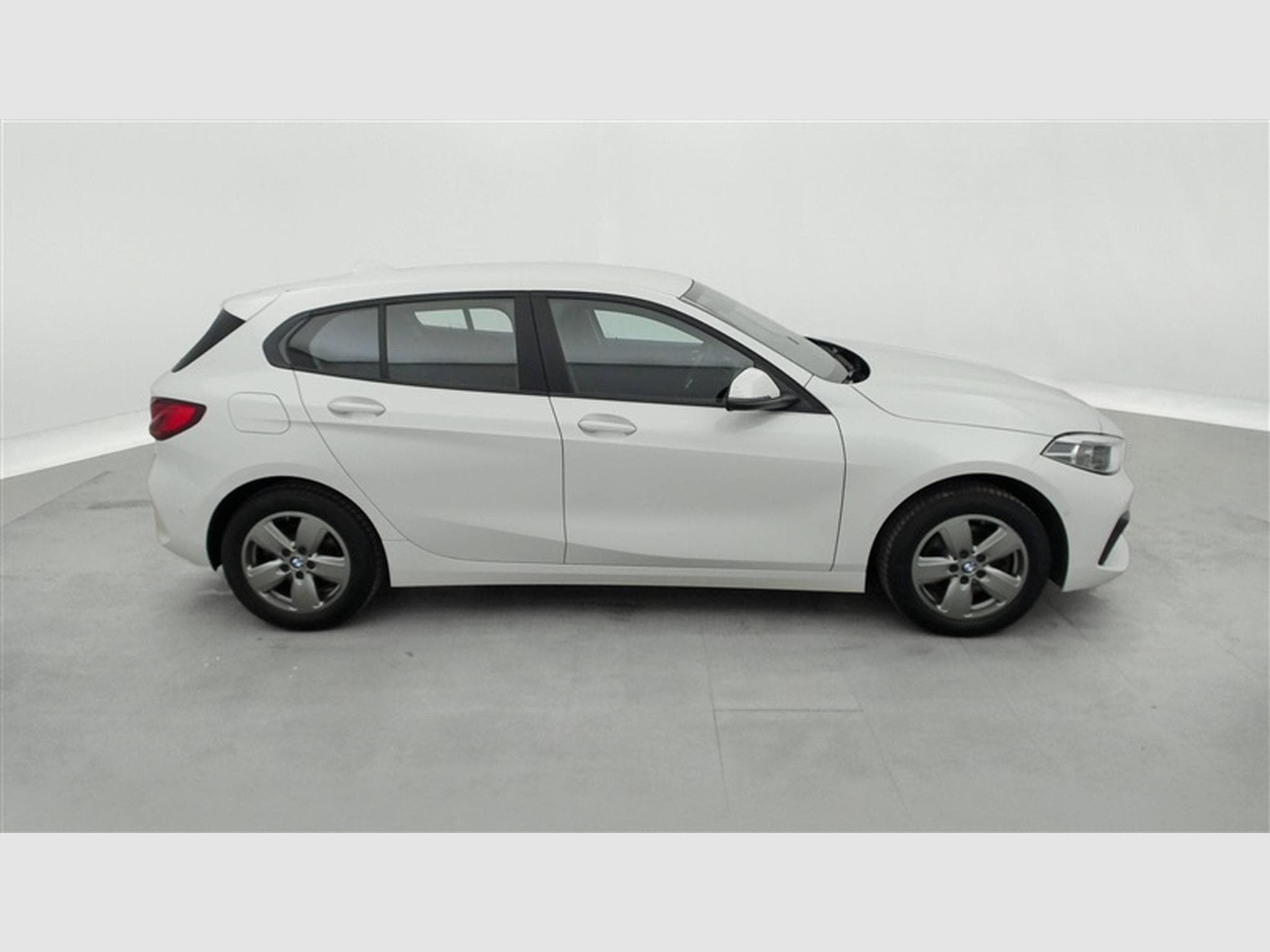 BMW 118 iA Business NAVI / FULL LED / PDC AV-AR (2023) - Foto 24