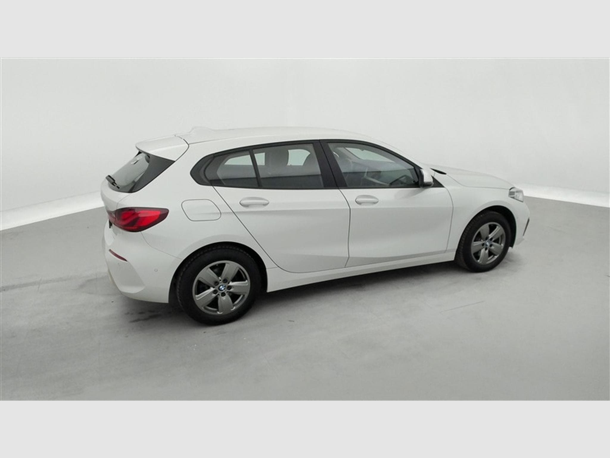BMW 118 iA Business NAVI / FULL LED / PDC AV-AR (2023) - Foto 25