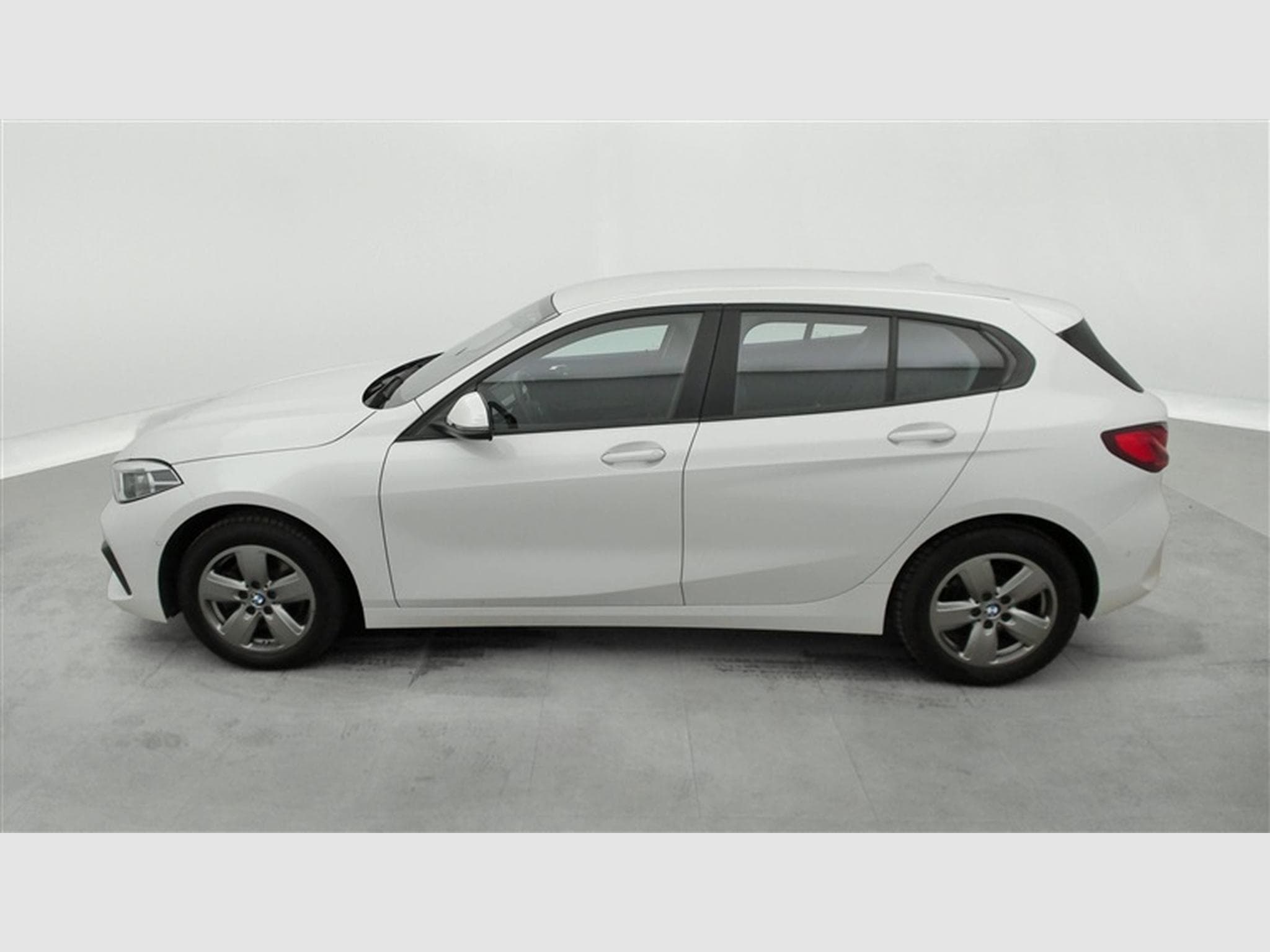 BMW 118 iA Business NAVI / FULL LED / PDC AV-AR (2023) - Foto 3