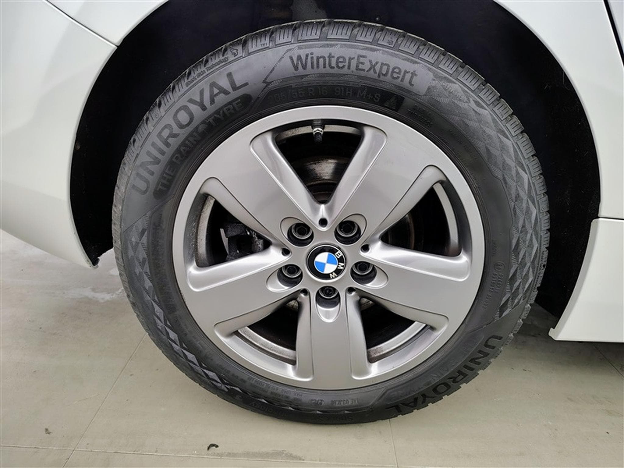BMW 118 iA Business NAVI / FULL LED / PDC AV-AR (2023) - Foto 6
