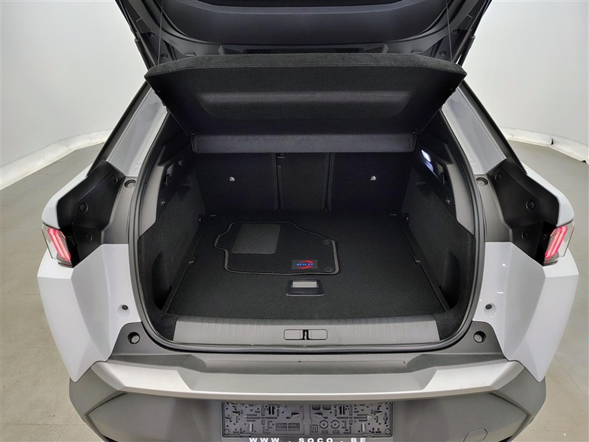 Peugeot 3008 1.2 Hybrid 145cv e-DCS6 Allure NAVI / FULL LED / CAMERA (2026) - Foto 14