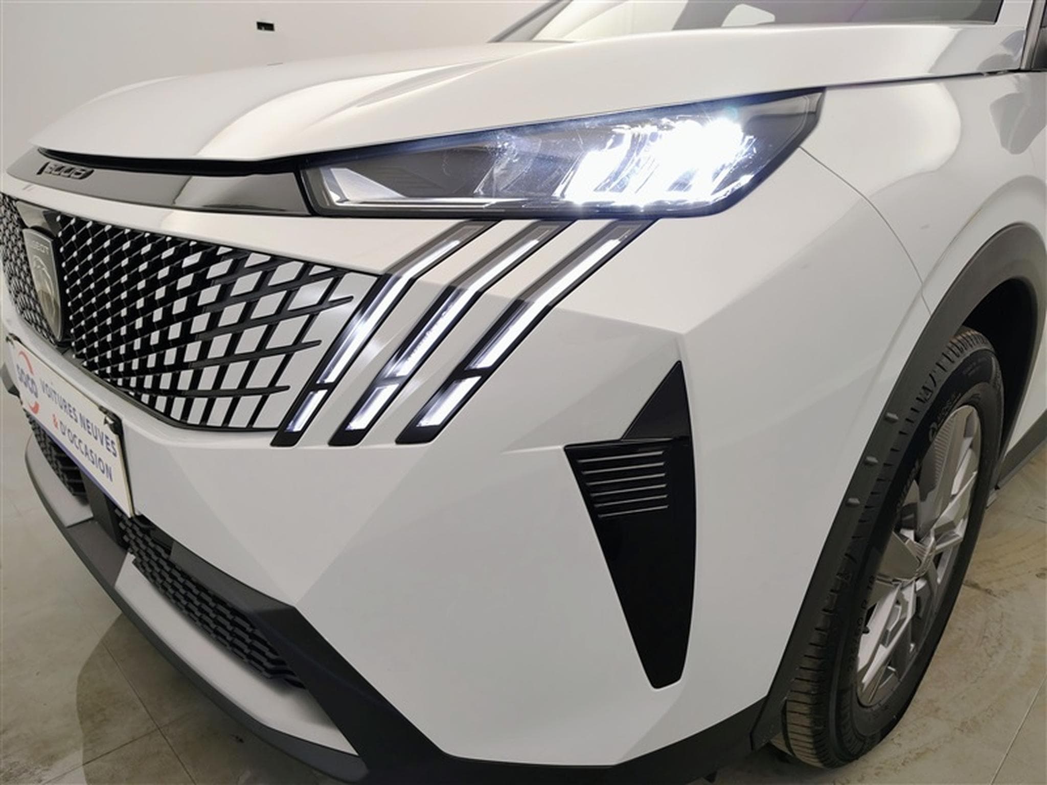 Peugeot 3008 1.2 Hybrid 145cv e-DCS6 Allure NAVI / FULL LED / CAMERA (2026) - Foto 15