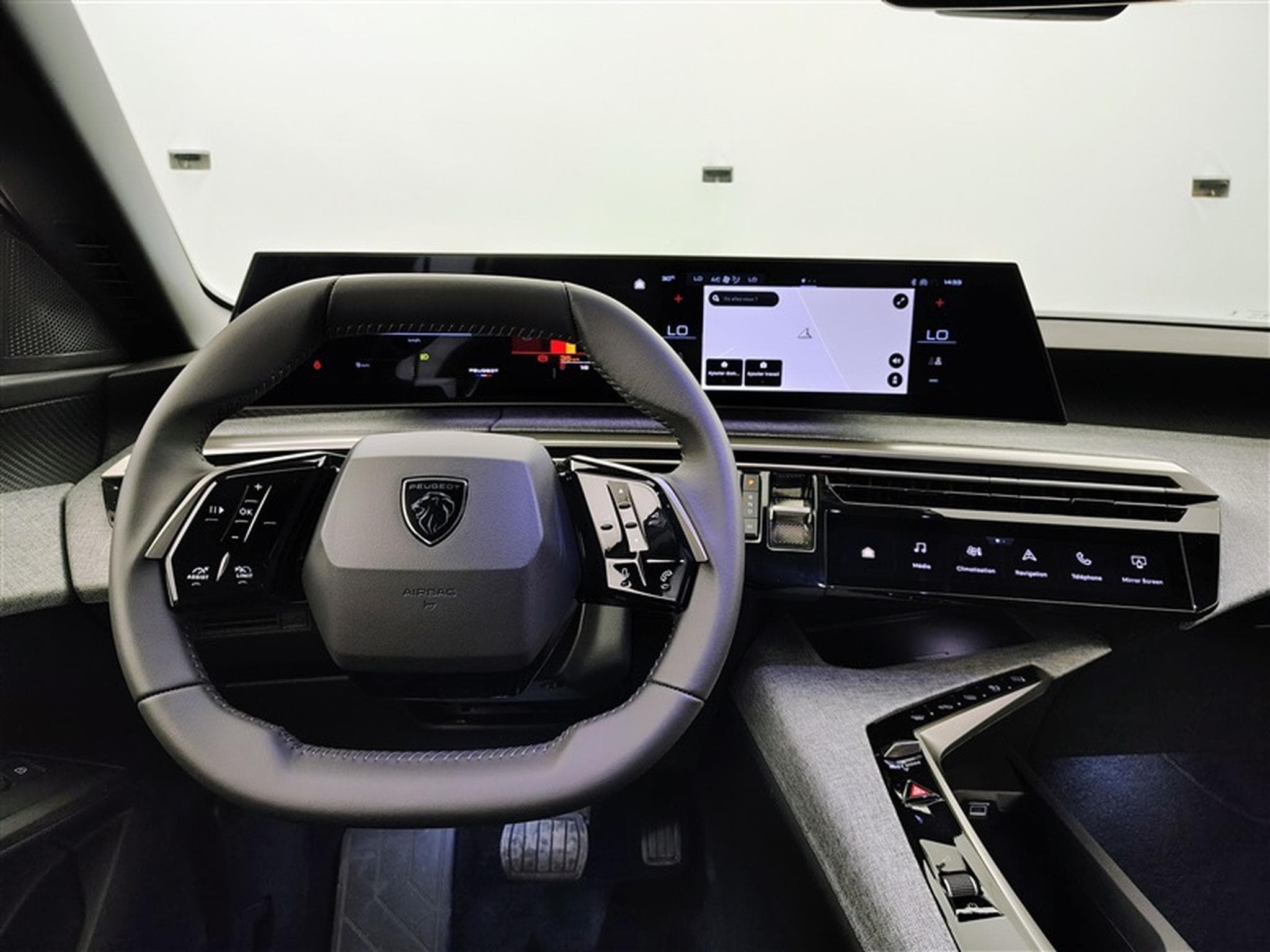 Peugeot 3008 1.2 Hybrid 145cv e-DCS6 Allure NAVI / FULL LED / CAMERA (2026) - Foto 9