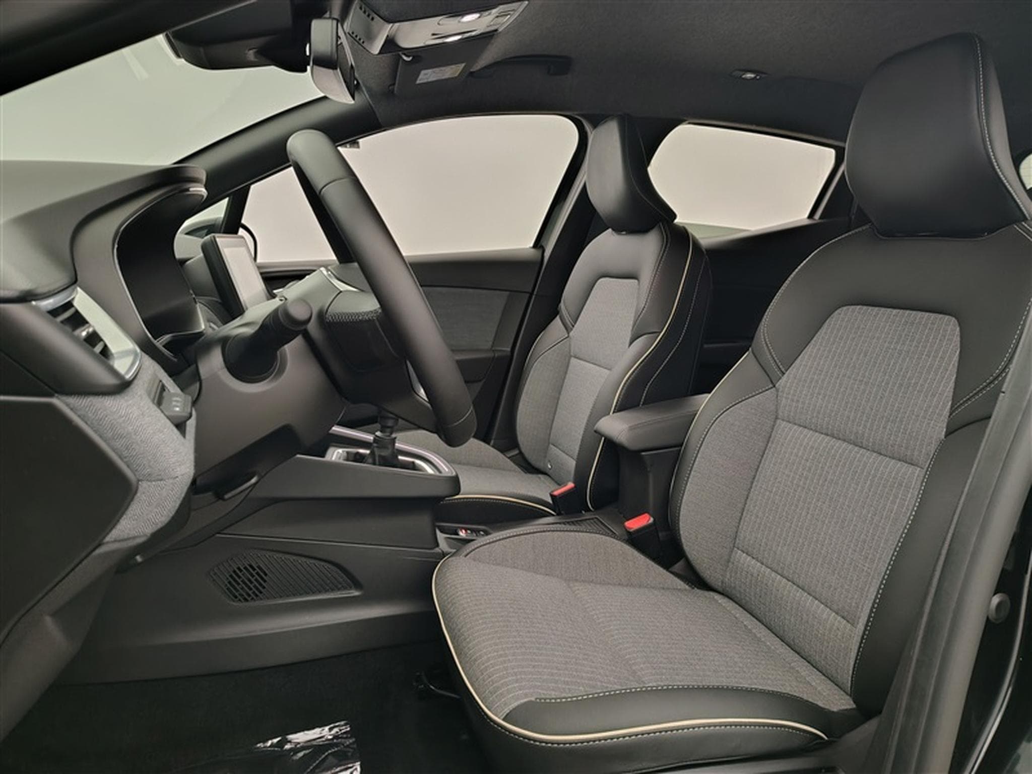 Renault Clio 1.0 TCe Tecnno CarPlay / Led / PDC / Caméra 360° (2024) - Photo 7