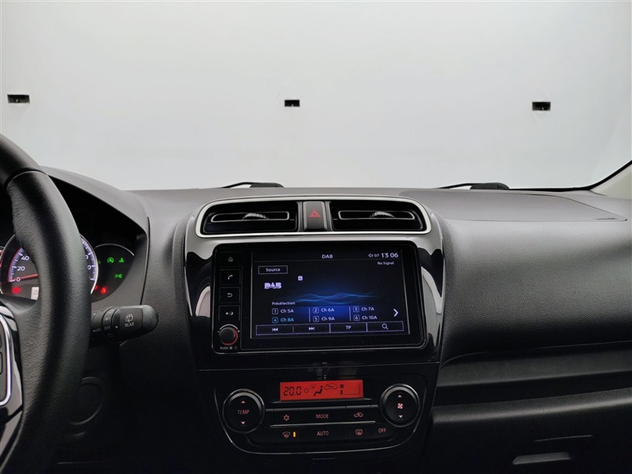 Mitsubishi Space Star 1.2 MiVEC RedLine Edition CARPLAY (2024) - Foto 11