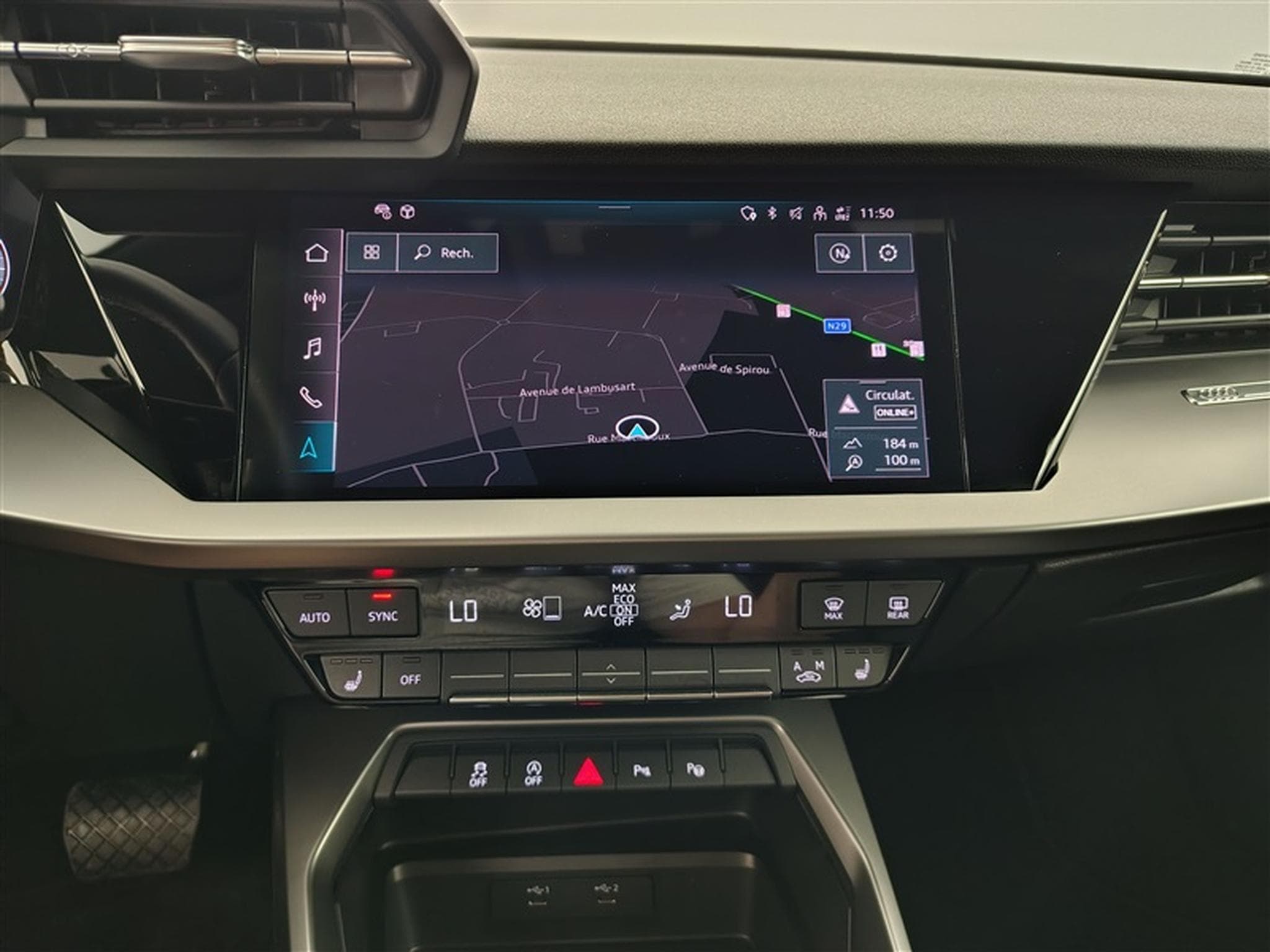 Audi A3 30 TFSI S-Tronic  Cuir / Navi Cockpit / Led (2023) - Photo 11