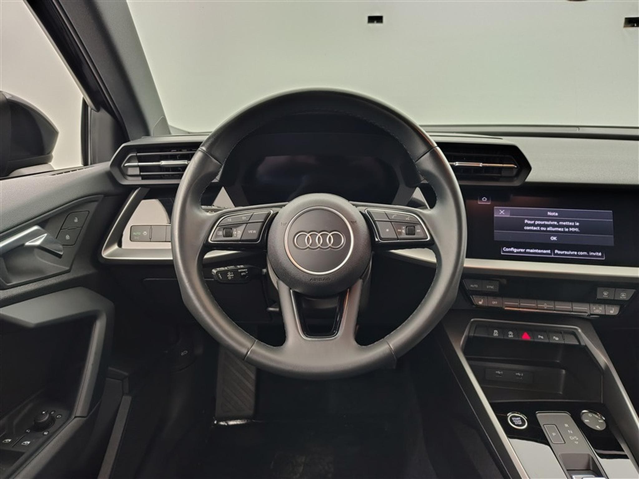 Audi A3 30 TFSI S-Tronic  Cuir / Navi Cockpit / Led (2023) - Photo 9