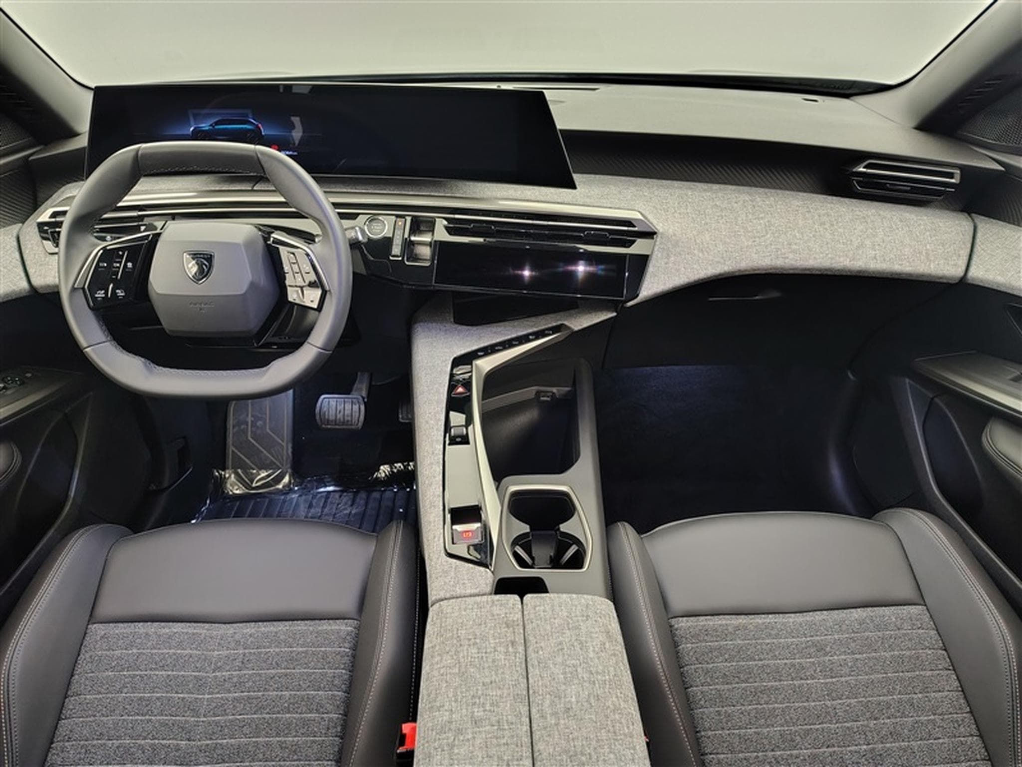 Peugeot 5008 1.2 HYBRID 145cv e-DCS6 Allure NAVI /CARPLAY/FULL LED/S-CUIR (2025) - Foto 8