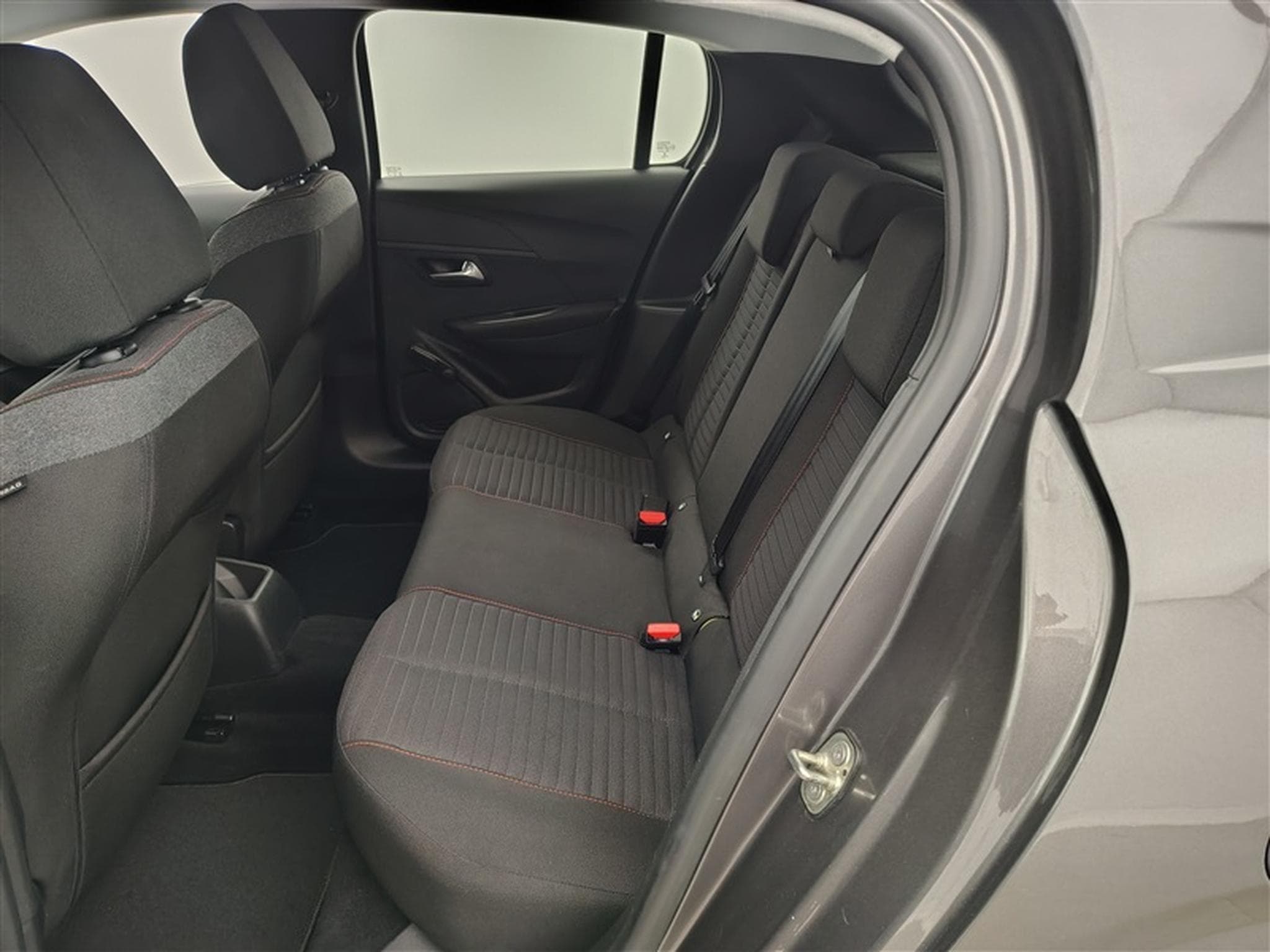 Peugeot 208 1.2i PureTech Active (2020) - Foto 13
