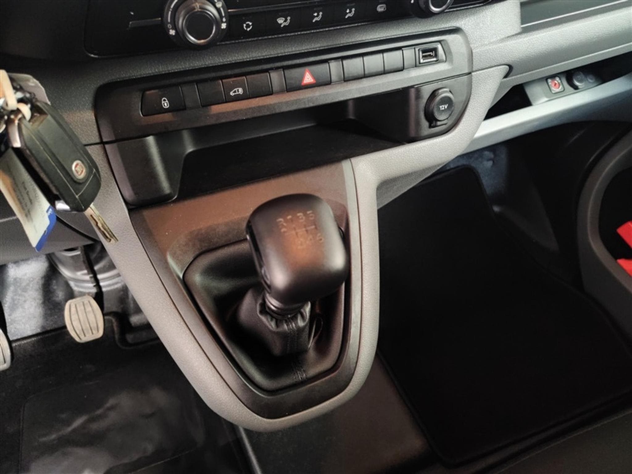Fiat Scudo L2H1 CLIM/BLUETOOTH/PDC AR (2022) - Foto 12