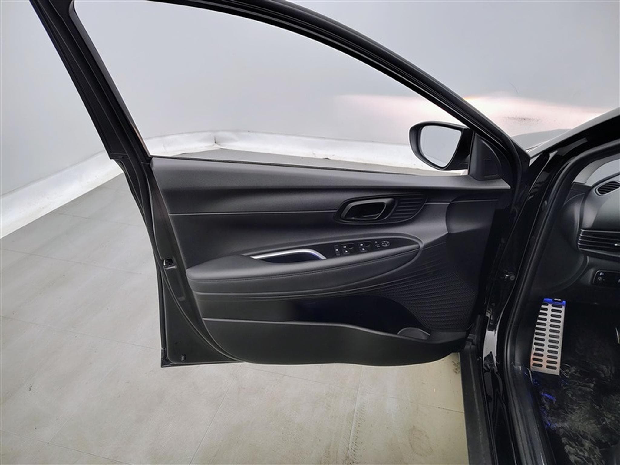 Hyundai Bayon 1.0 T-GDi MHEV Techno DCT/NAVI/LED/JA/PDC (2023) - Foto 16