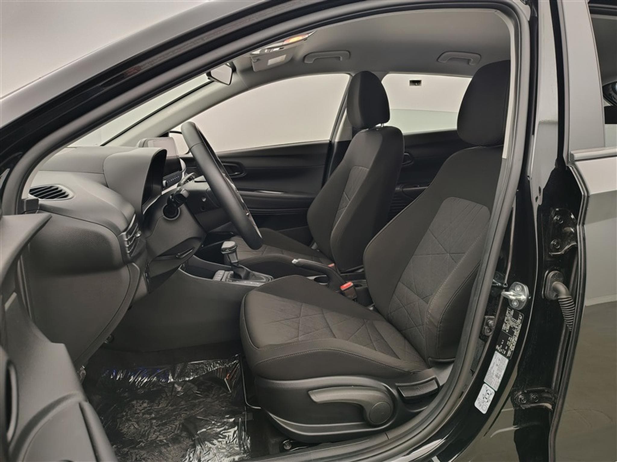Hyundai Bayon 1.0 T-GDi MHEV Techno DCT/NAVI/LED/JA/PDC (2023) - Foto 7
