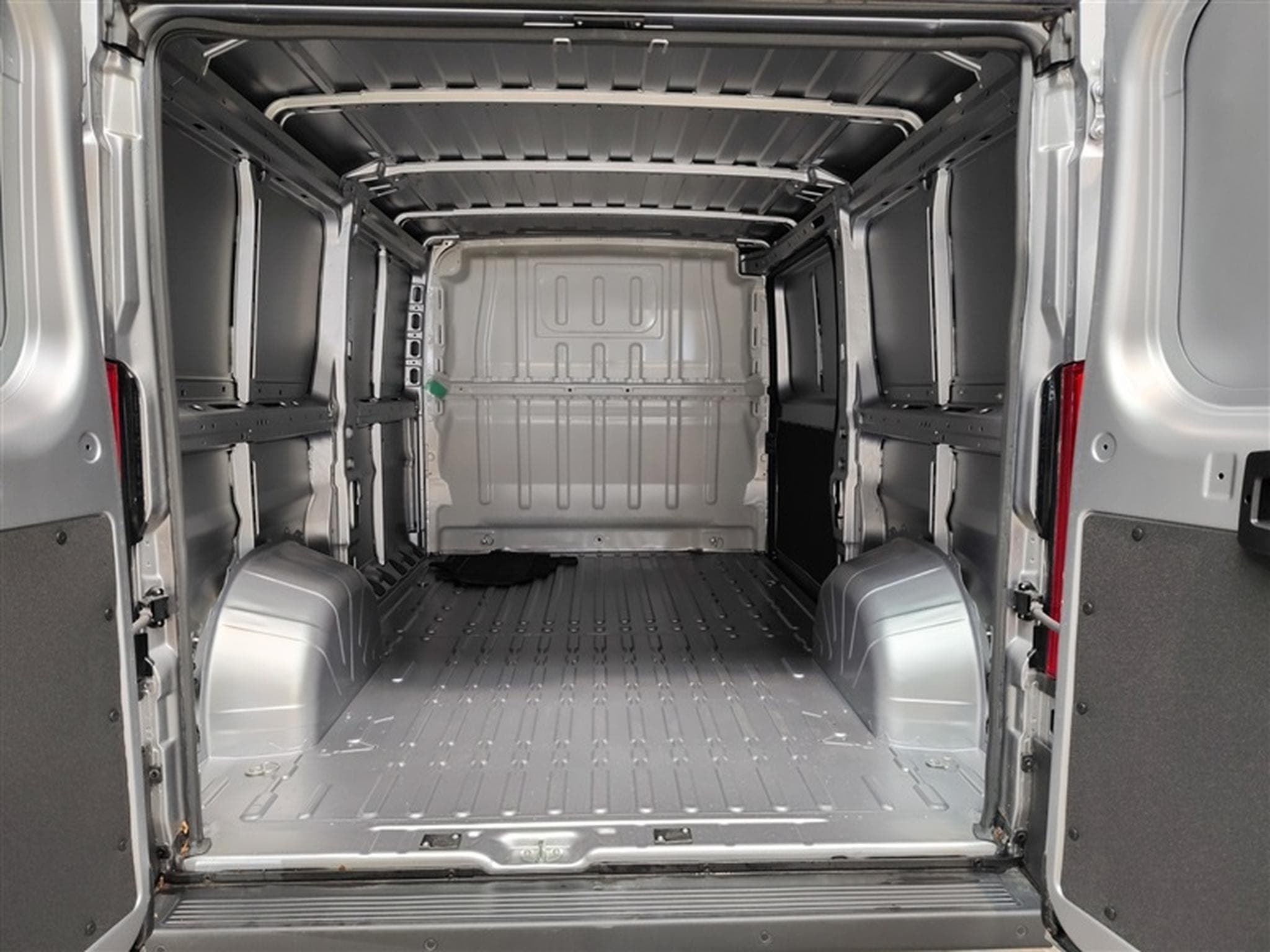 Fiat Ducato 2.2 Multijet 120cv L2H1 CLIM / BLUETOOTH / CAMERA (2025) - Foto 14