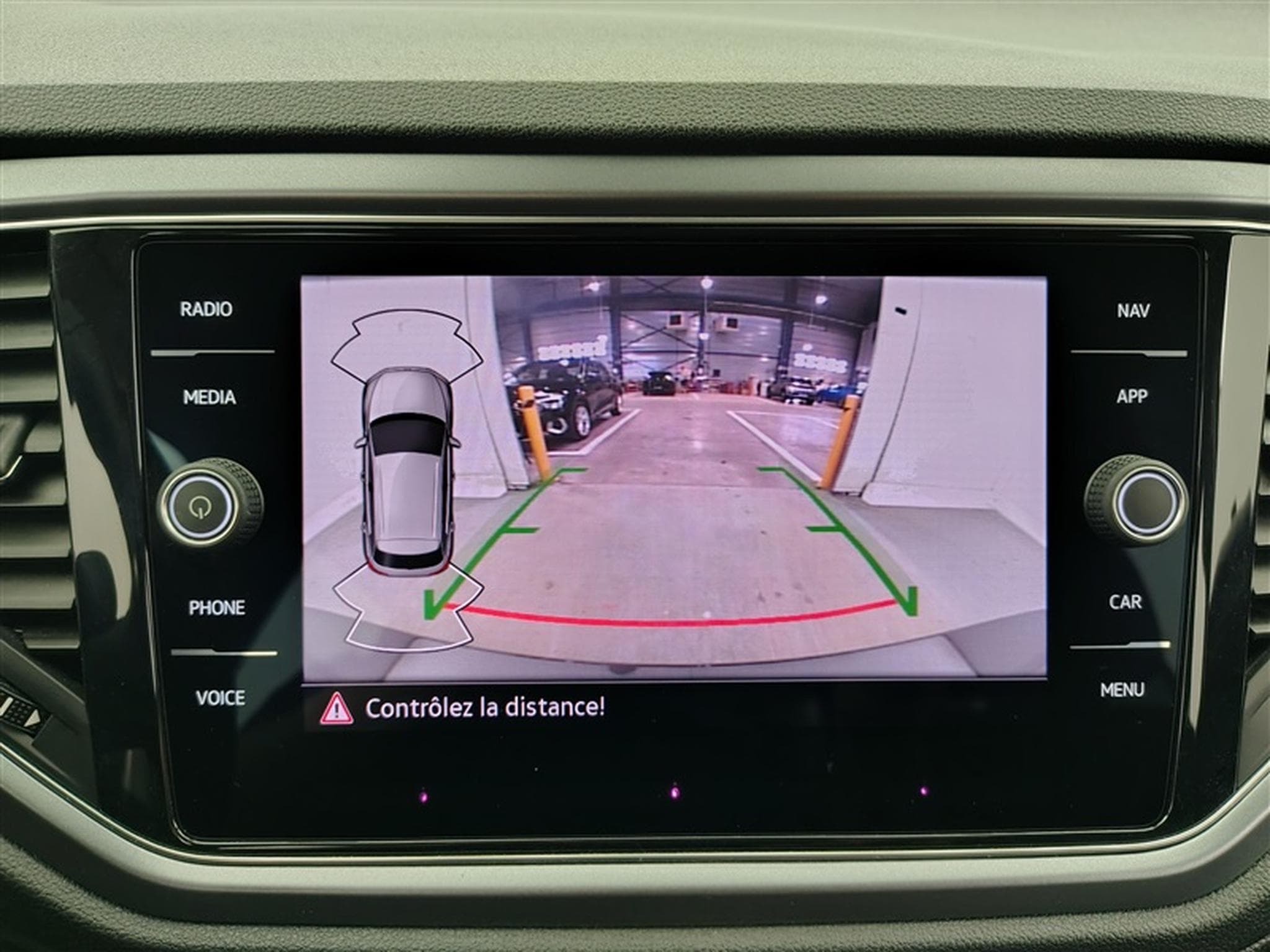 VW T-Roc 1.5 TSI DSG Carplay / PDC av+ar (2022) - Photo 18