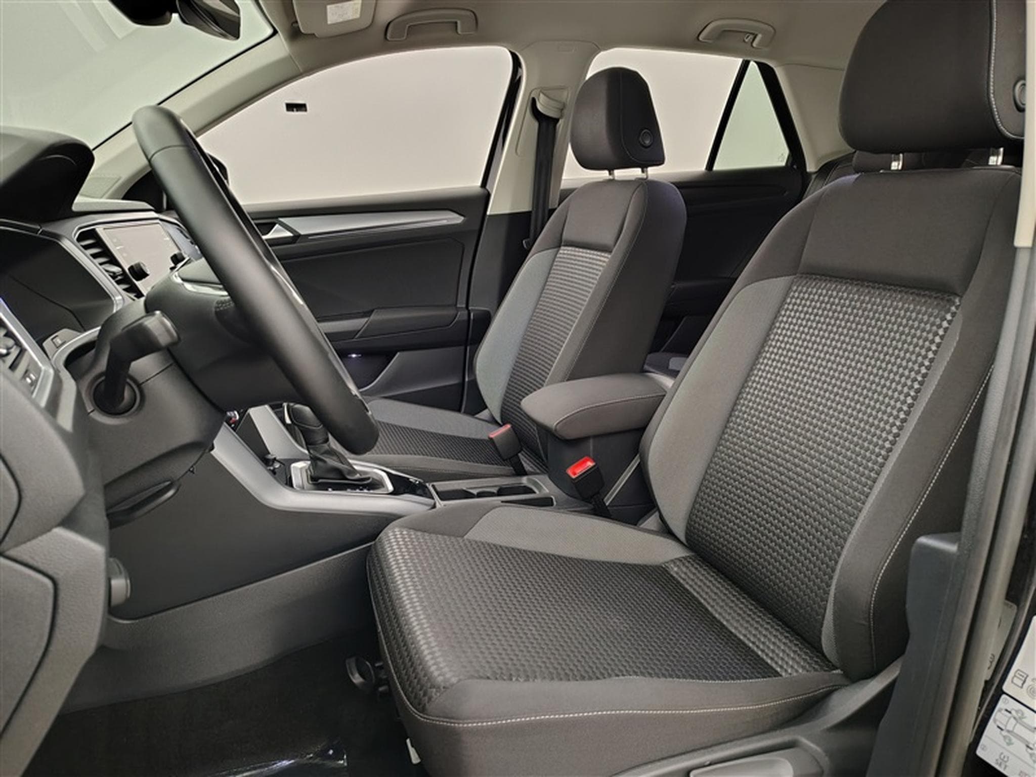 VW T-Roc 1.5 TSI DSG Carplay / PDC av+ar (2022) - Photo 7