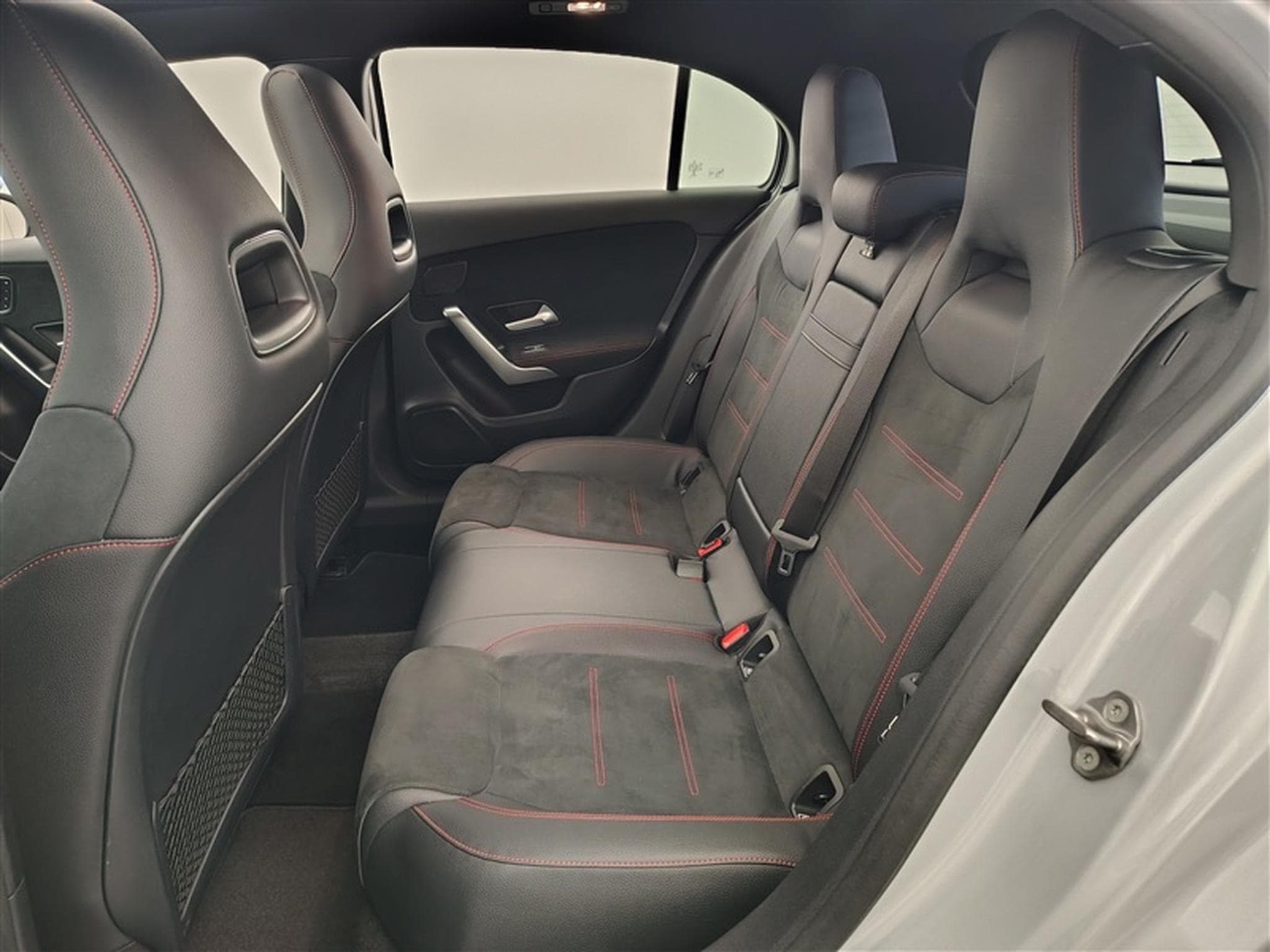 Mercedes A 180 7G-DCT Pack AMG  Navi Cockpit / Led / PDC+Caméra (2022) - Photo 13