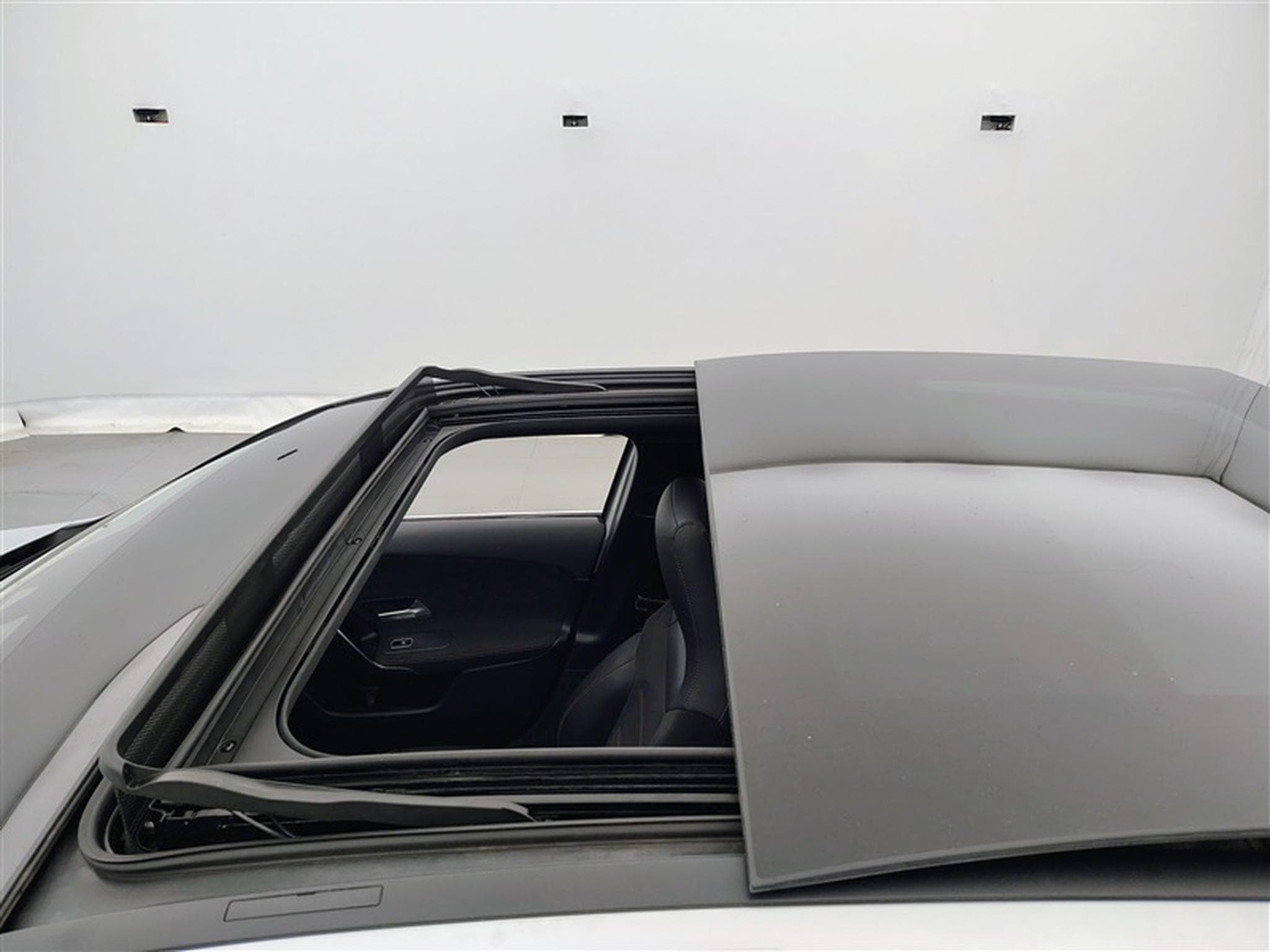 Mercedes A 180 7G-DCT Pack AMG  Navi Cockpit / Led / PDC+Caméra (2022) - Photo 19