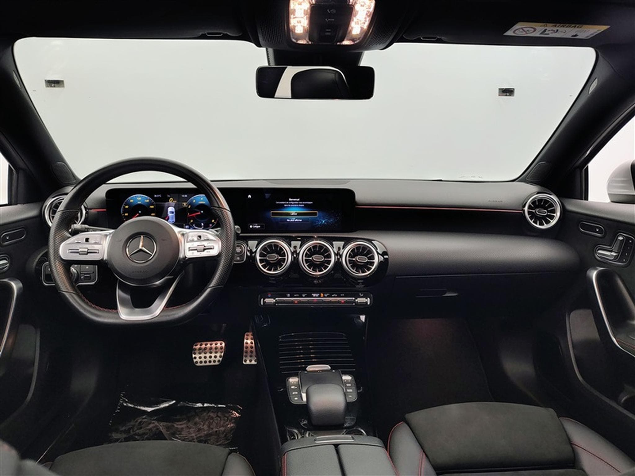 Mercedes A 180 7G-DCT Pack AMG  Navi Cockpit / Led / PDC+Caméra (2022) - Photo 8