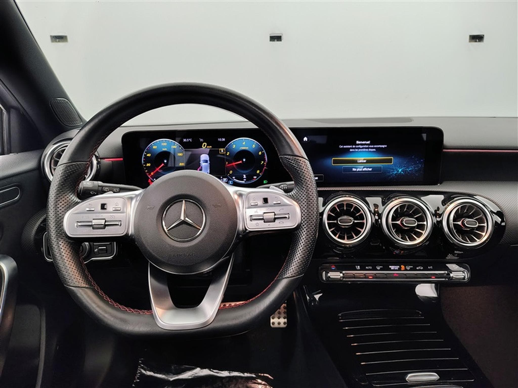 Mercedes A 180 7G-DCT Pack AMG  Navi Cockpit / Led / PDC+Caméra (2022) - Photo 9