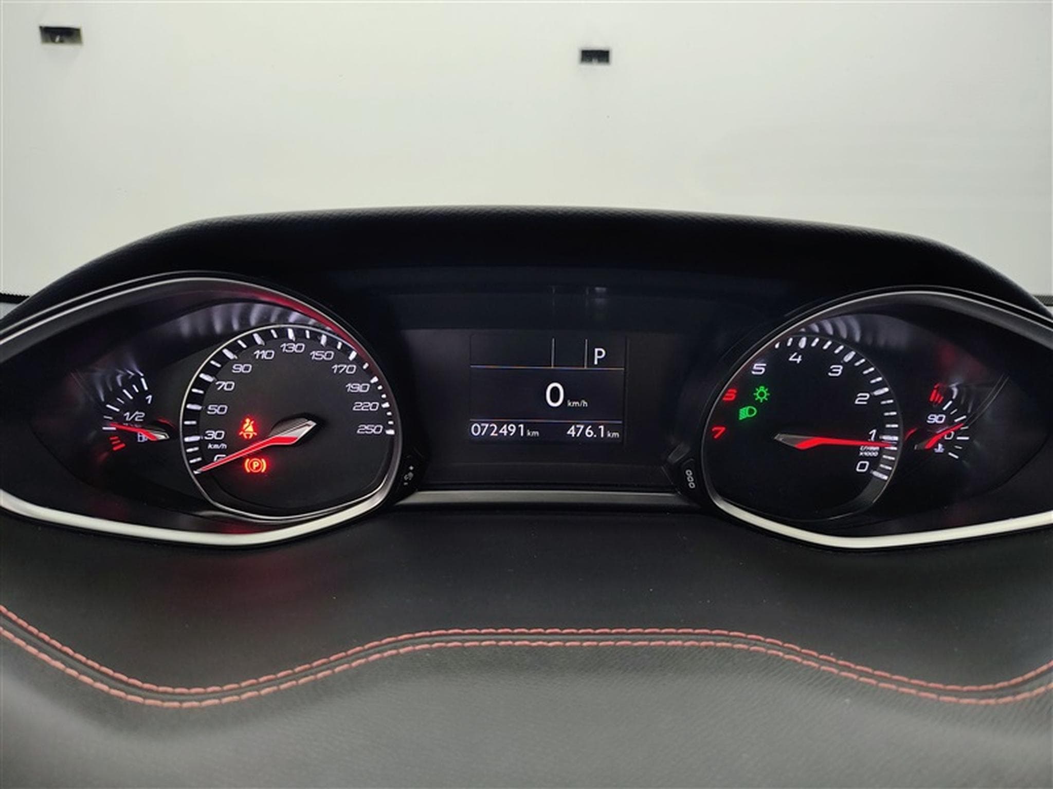 Peugeot 308 1.2 PureTech 130cv EAT8 GT Line NAVI / FULL LED / JA 17" (2019) - Photo 10