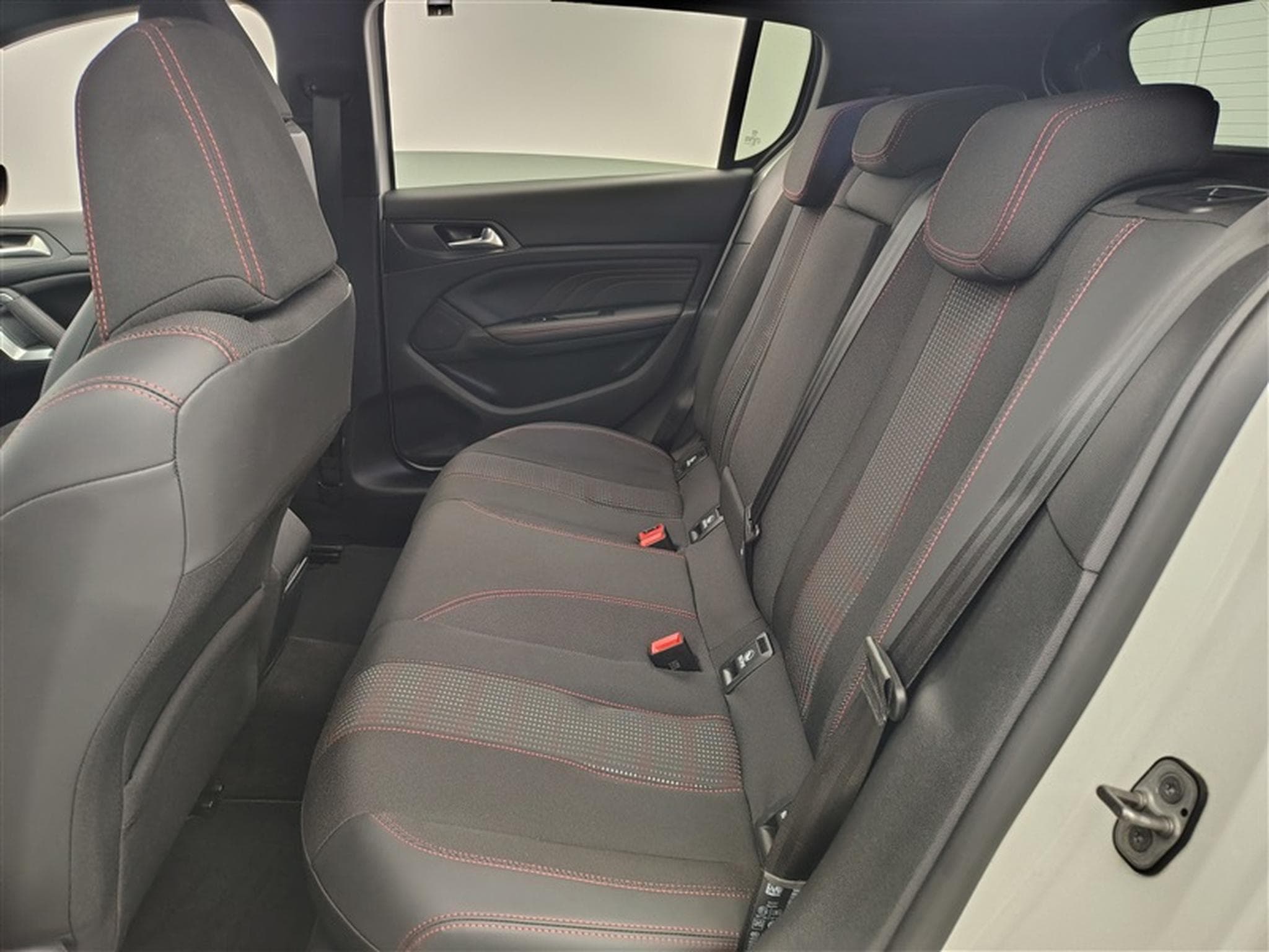 Peugeot 308 1.2 PureTech 130cv EAT8 GT Line NAVI / FULL LED / JA 17" (2019) - Photo 13