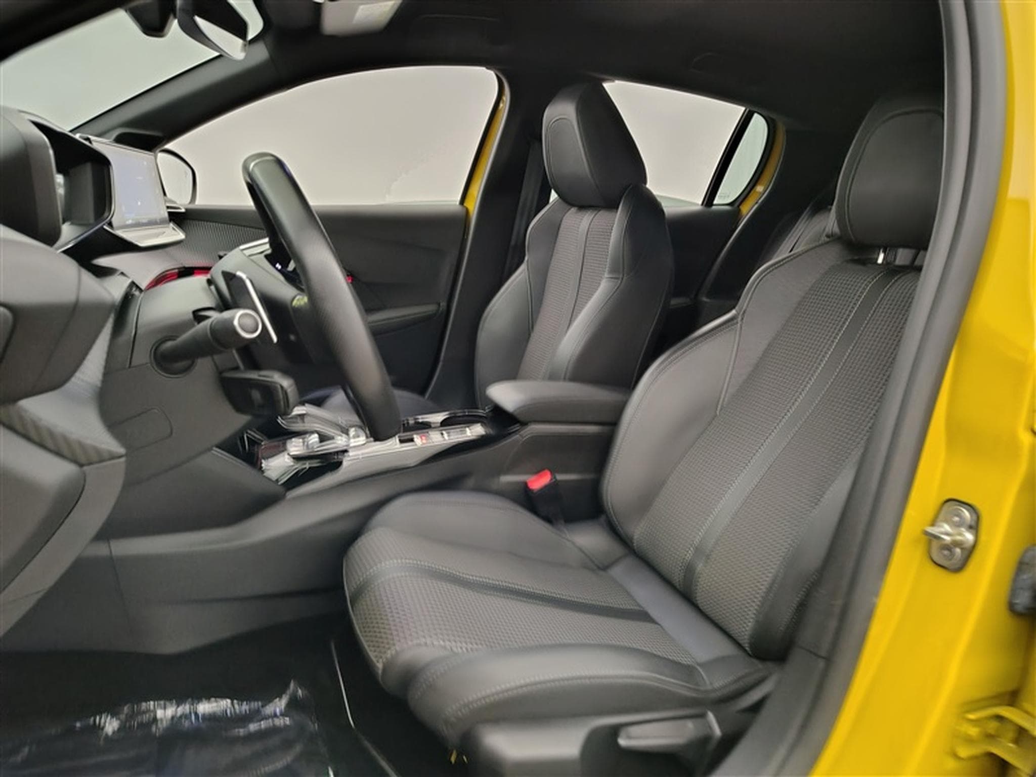 Peugeot 208 1.2i PureTech GT Line **AUTO/CAMERA/FULL LED** (2020) - Photo 7