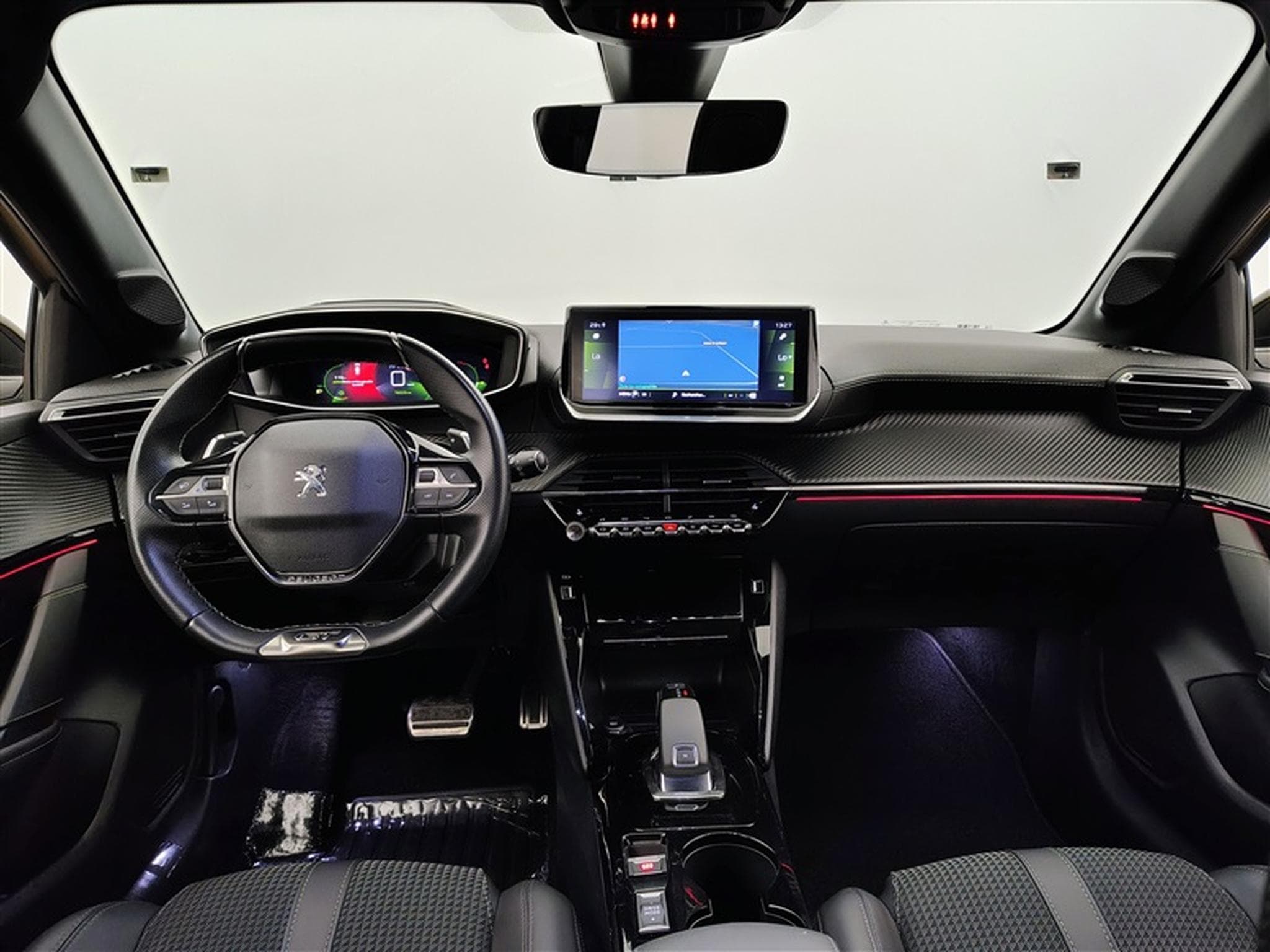Peugeot 208 1.2i PureTech GT Line **AUTO/CAMERA/FULL LED** (2020) - Photo 8