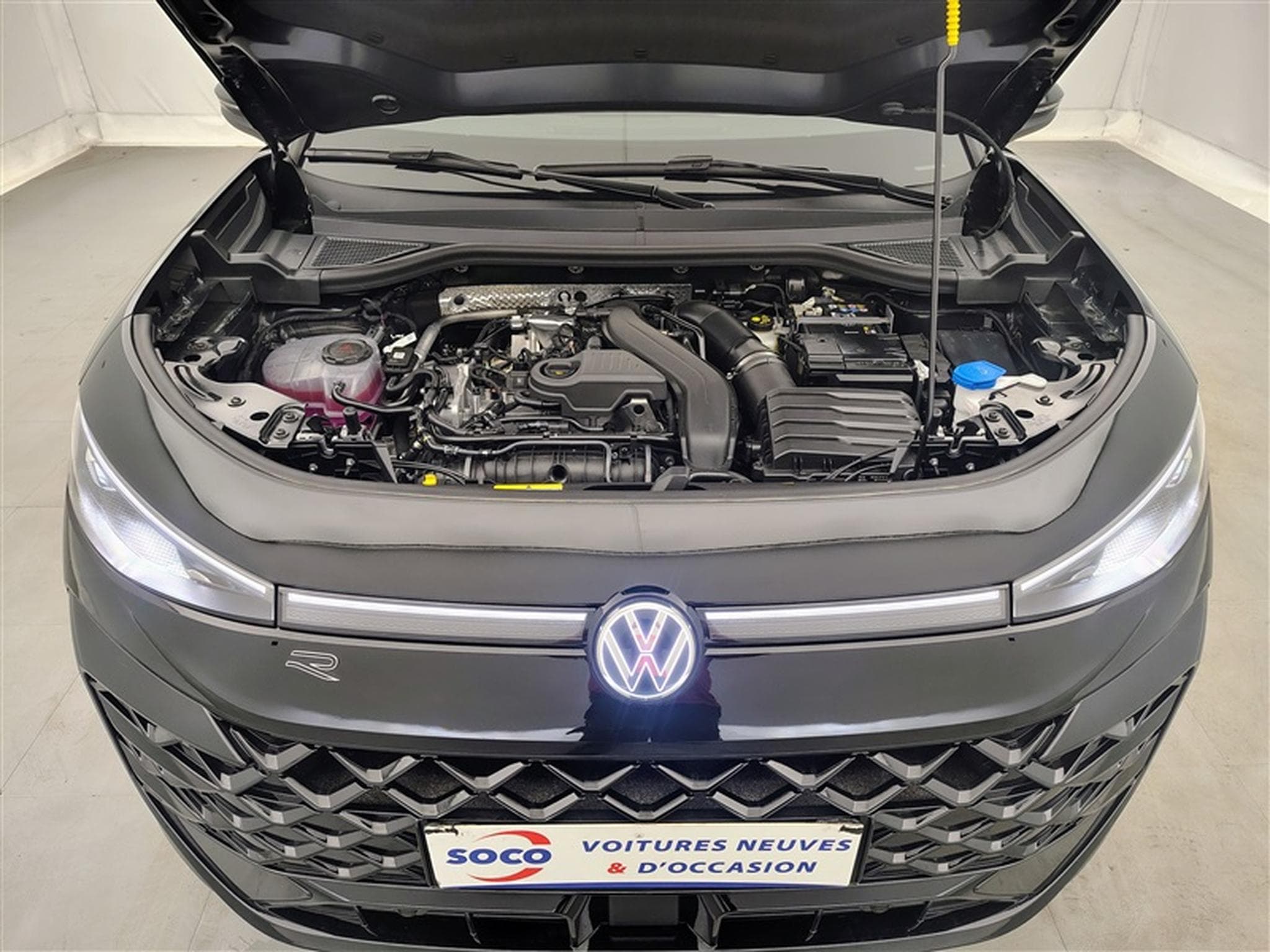 VW T-Roc 1.5 TSI 150cv DSG R-Line CARPLAY / FULL LED / PANO / CAMERA (2026) - Foto 21