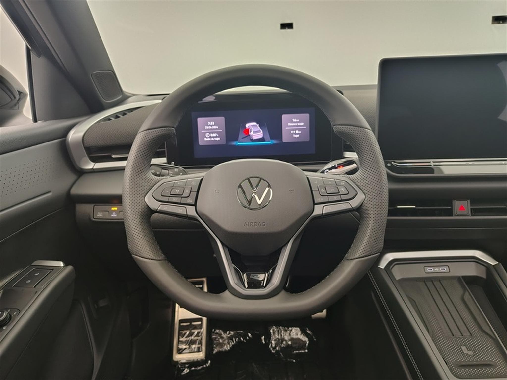 VW T-Roc 1.5 TSI 150cv DSG R-Line CARPLAY / FULL LED / PANO / CAMERA (2026) - Foto 9