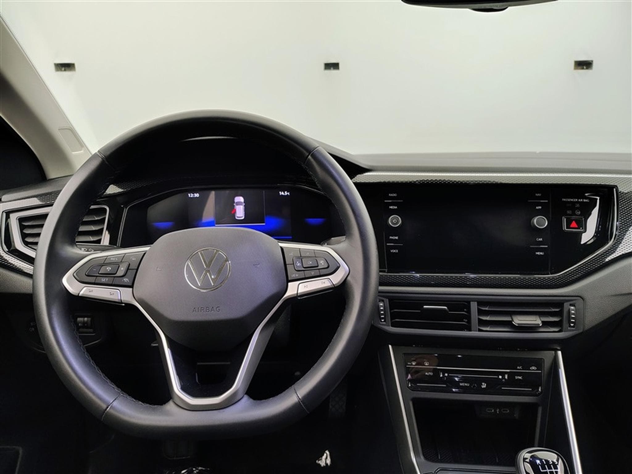 VW Taigo 1.0 TSI 95cv Style CARPLAY / FULL LED / CAMERA / JA 17" (2025) - Foto 9