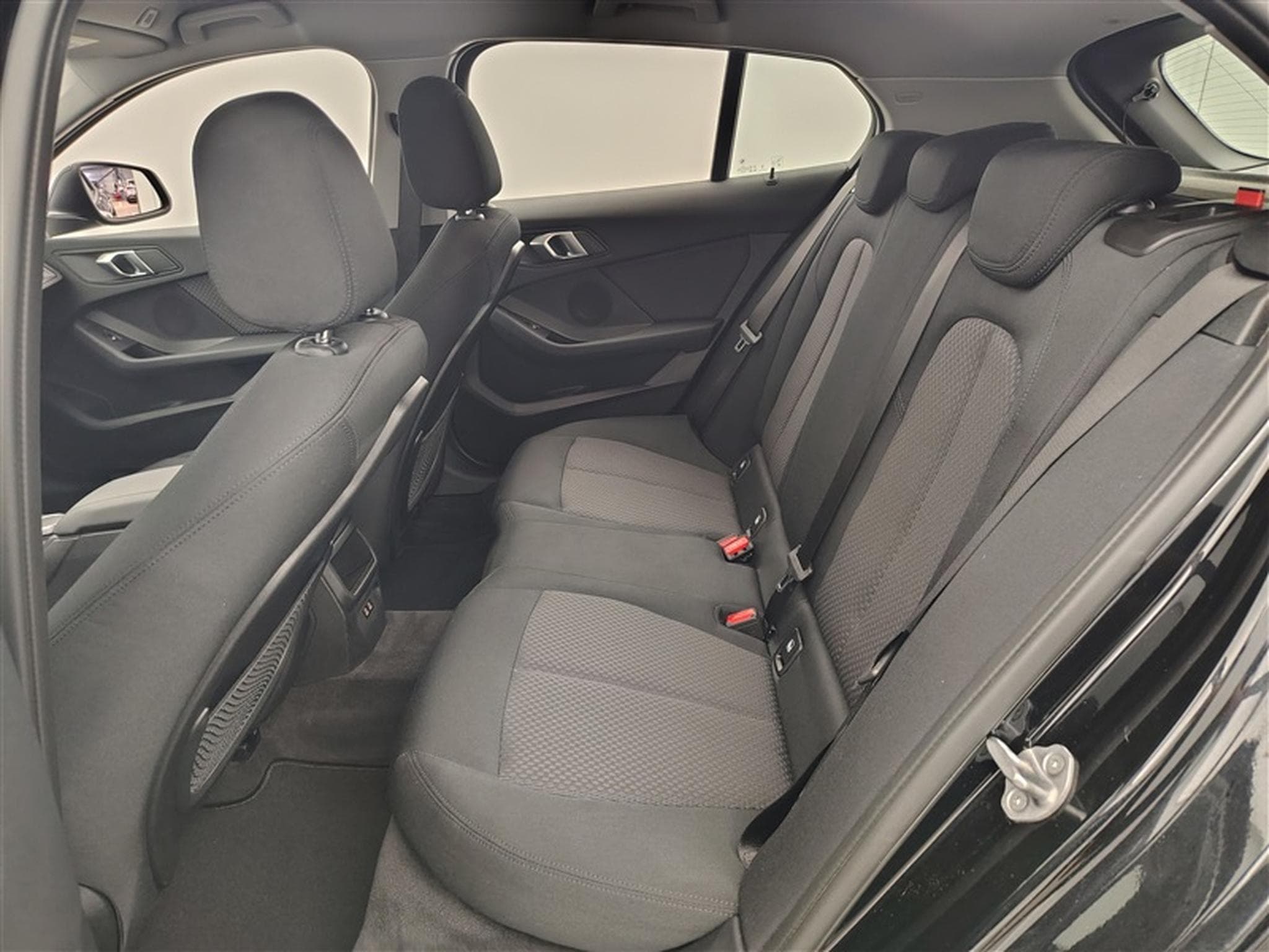 BMW 116 116d Business Line NAVI/FULL LED/JA16/PDC AV AR (2023) - Foto 13