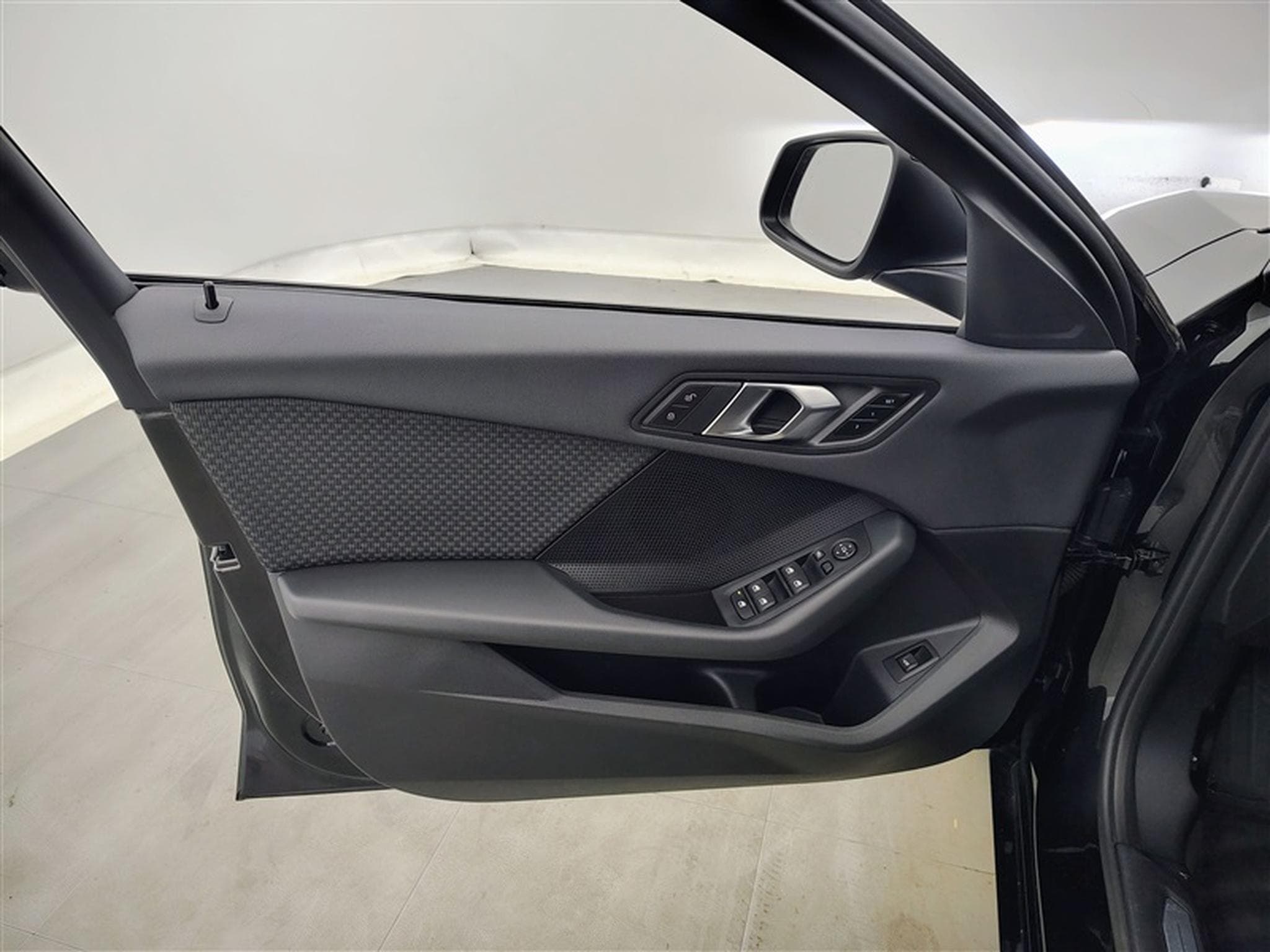 BMW 116 116d Business Line NAVI/FULL LED/JA16/PDC AV AR (2023) - Foto 17