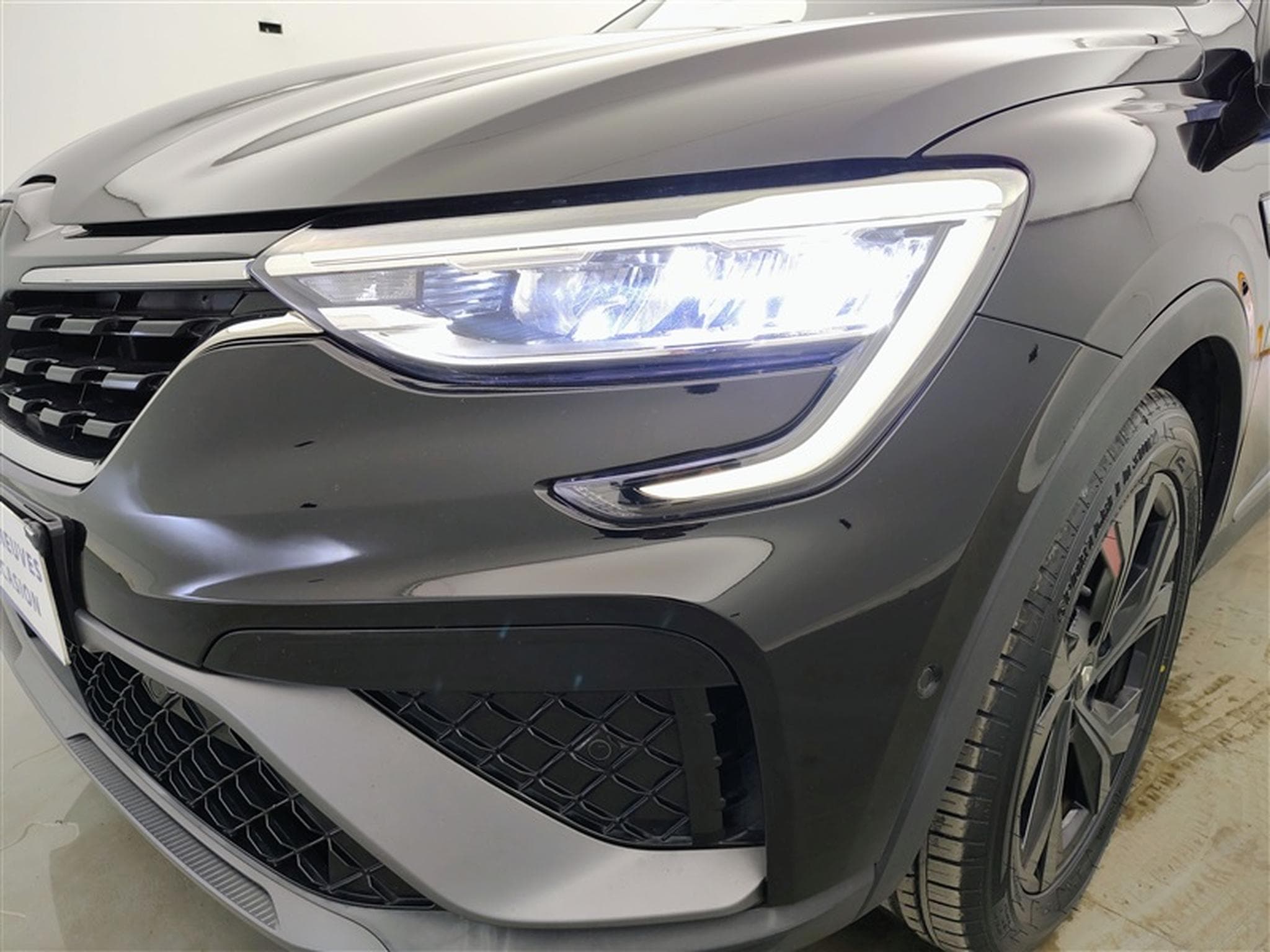 Renault Arkana E-TECH 1.6i E-Tech RS LINE*NAVI/FULL LED/CUIR/CAM/PDC/JA18* (2022) - Foto 15