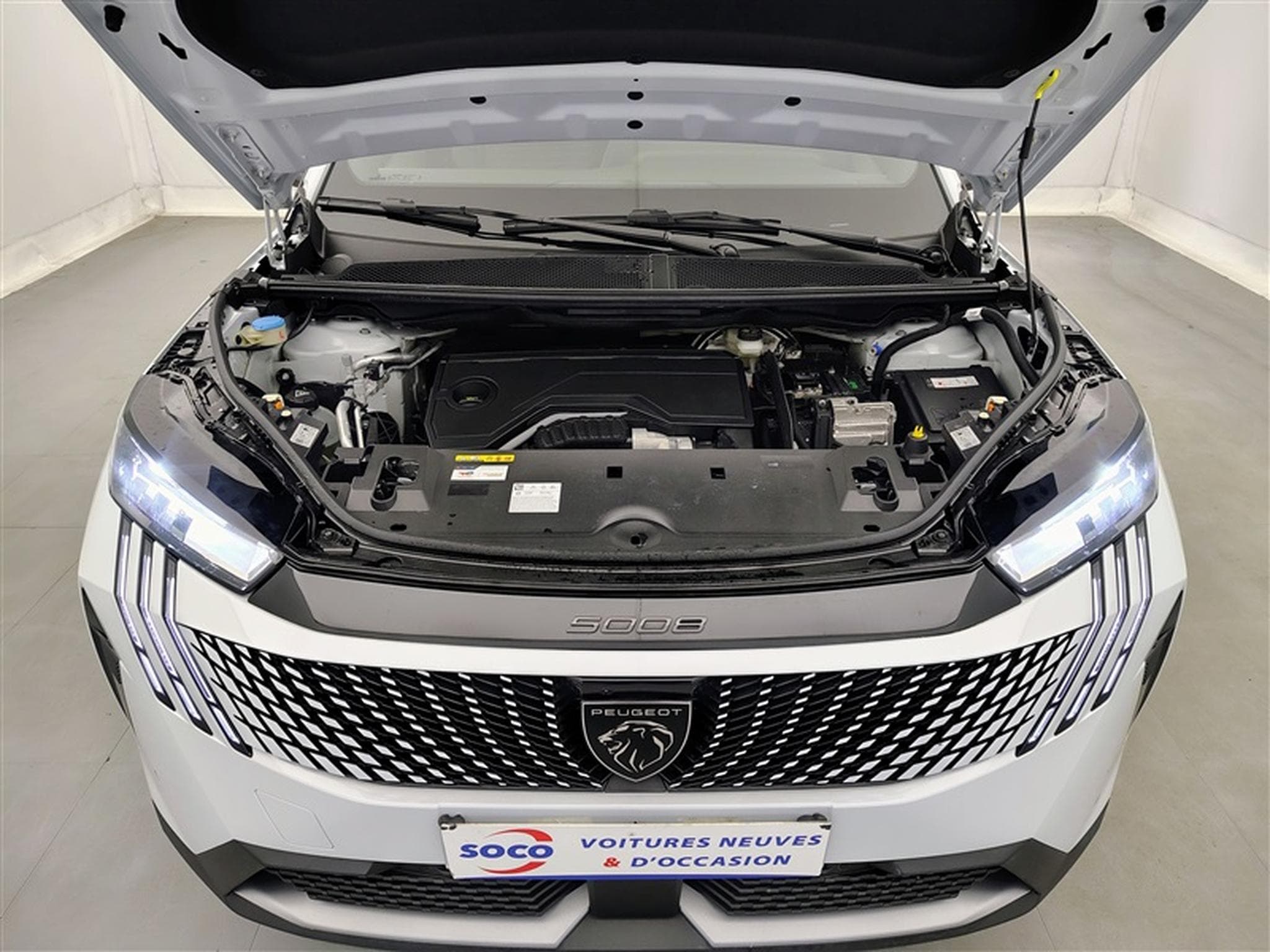 Peugeot 5008 1.2 HYBRID 145cv e-DSC6 Allure Pack 7pl. NAVI / CAMERA 360° (2025) - Foto 19