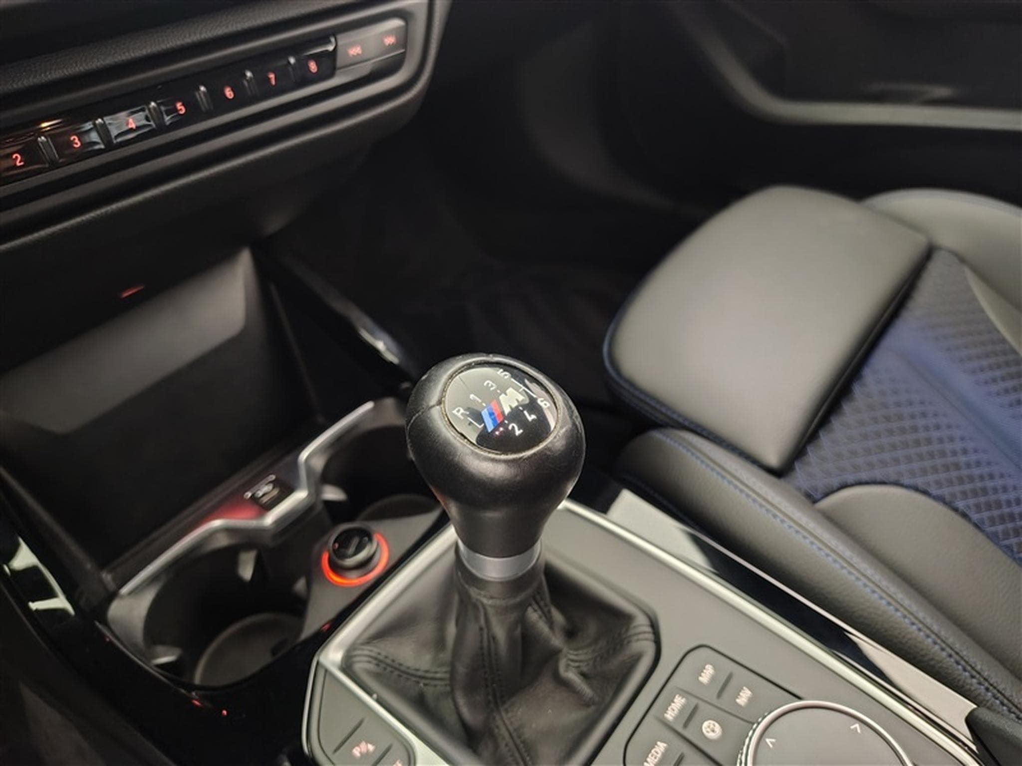 BMW 116 116d Pack M S-CUIR / NAVI / FULL LED / ALU (2021) - Foto 12