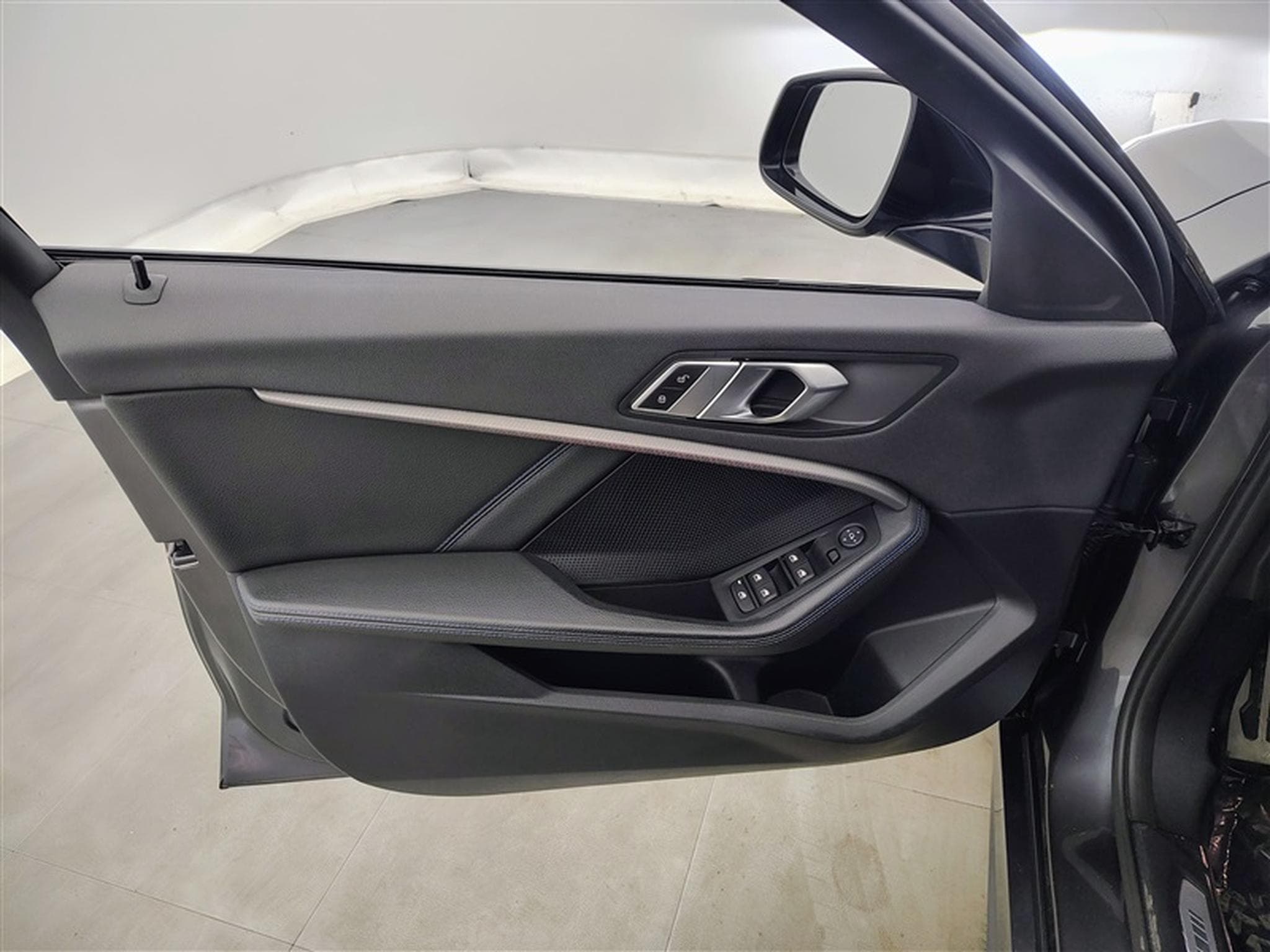 BMW 116 116d Pack M S-CUIR / NAVI / FULL LED / ALU (2021) - Foto 17