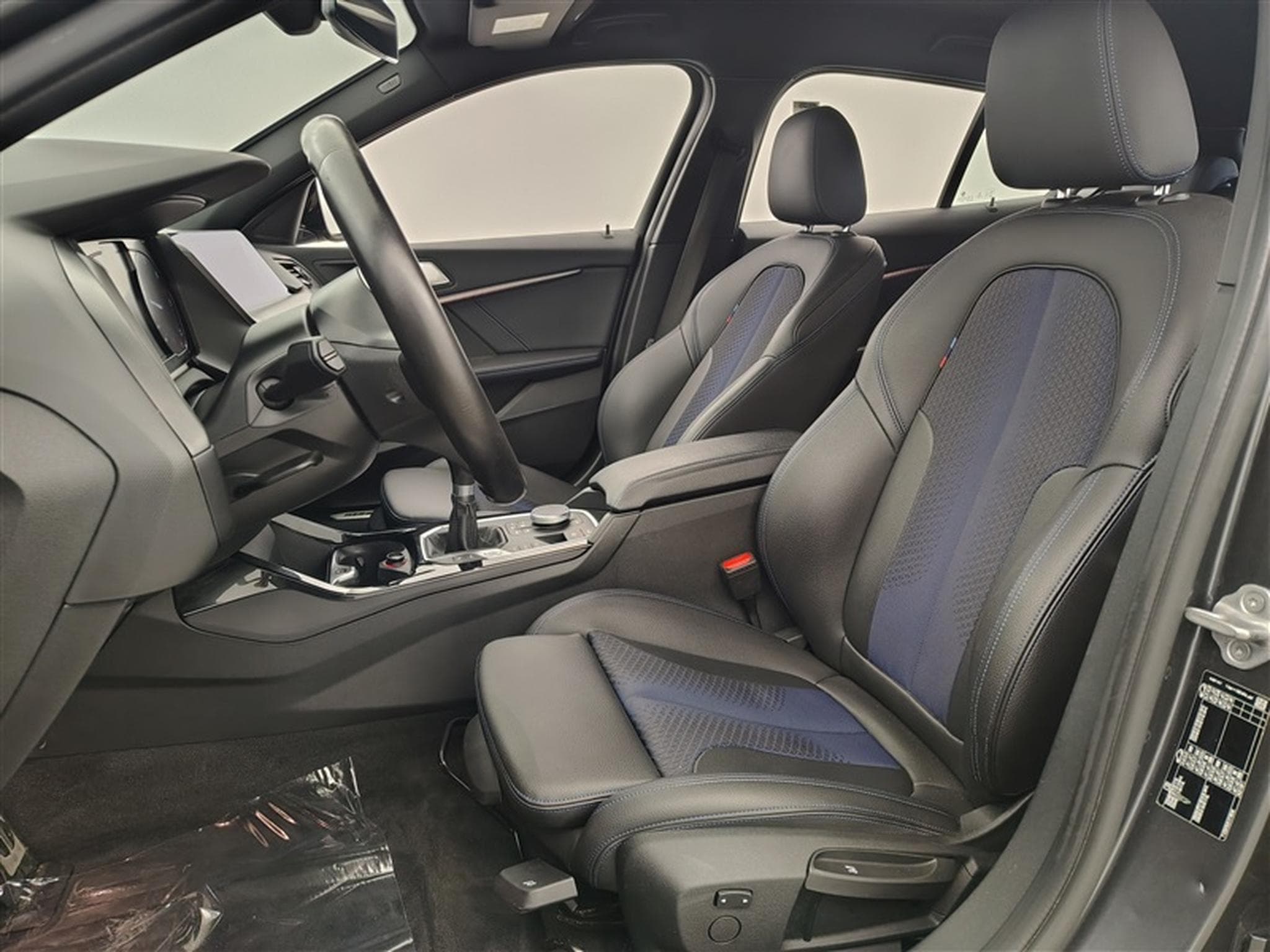 BMW 116 116d Pack M S-CUIR / NAVI / FULL LED / ALU (2021) - Foto 7
