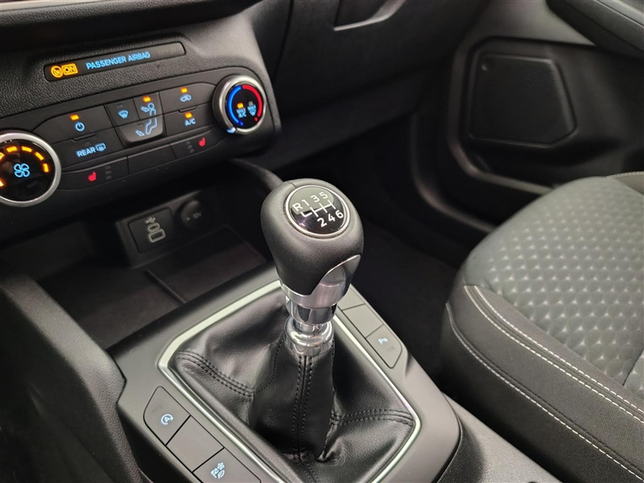 Ford Kuga 1.5 EcoBoost Connect NAVI / FULL LED / PDC AV+AR (2024) - Foto 12