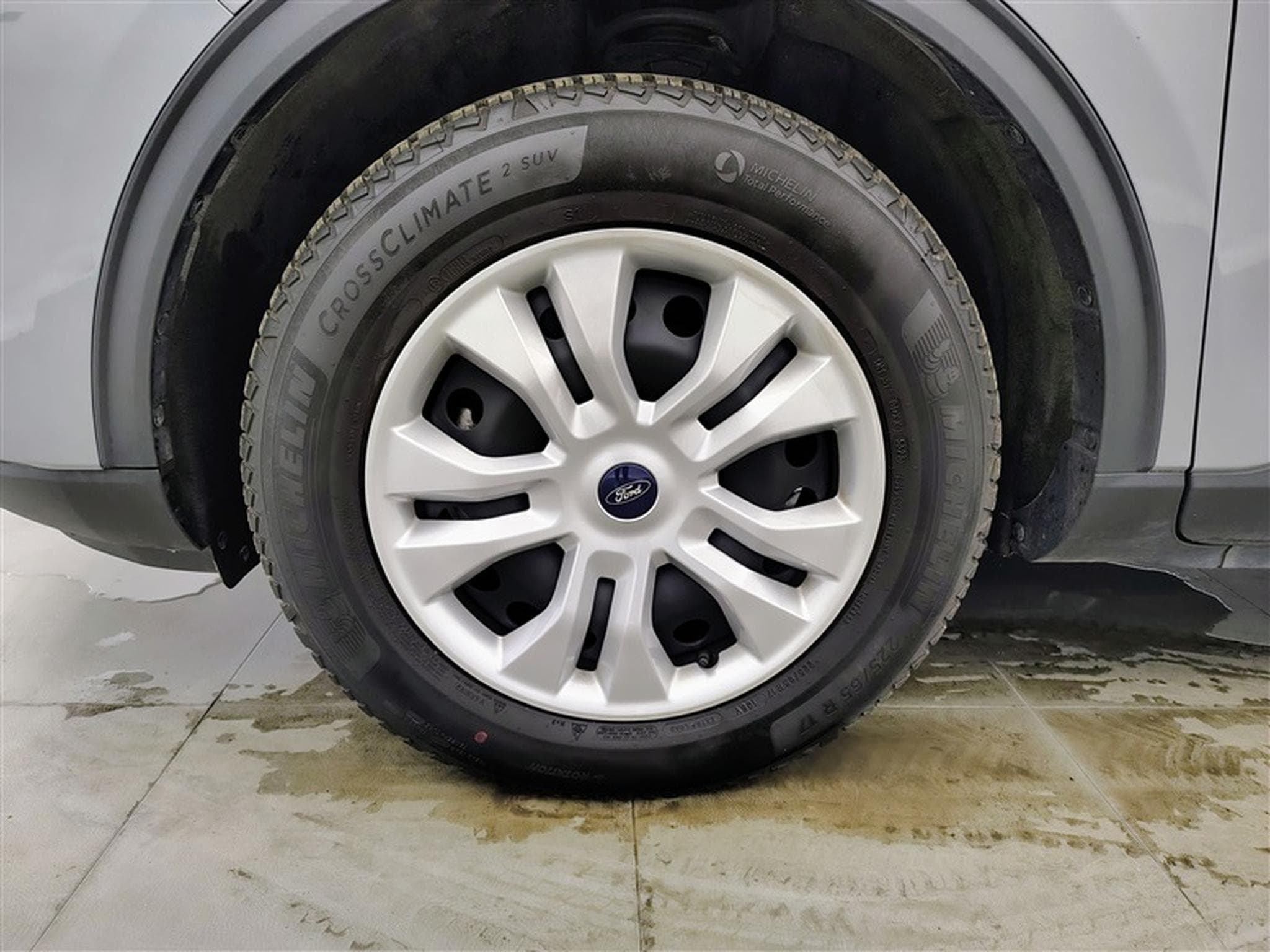 Ford Kuga 1.5 EcoBoost Connect NAVI / FULL LED / PDC AV+AR (2024) - Foto 6