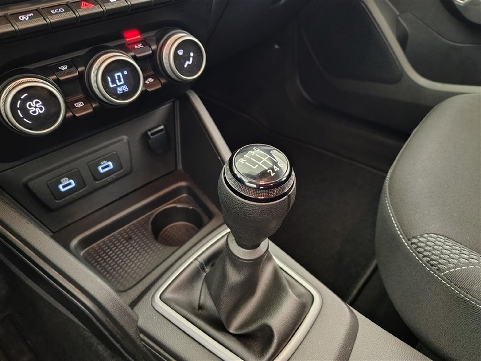 Dacia Duster 1.0 TCe Expression GPF (2023) - Foto 12