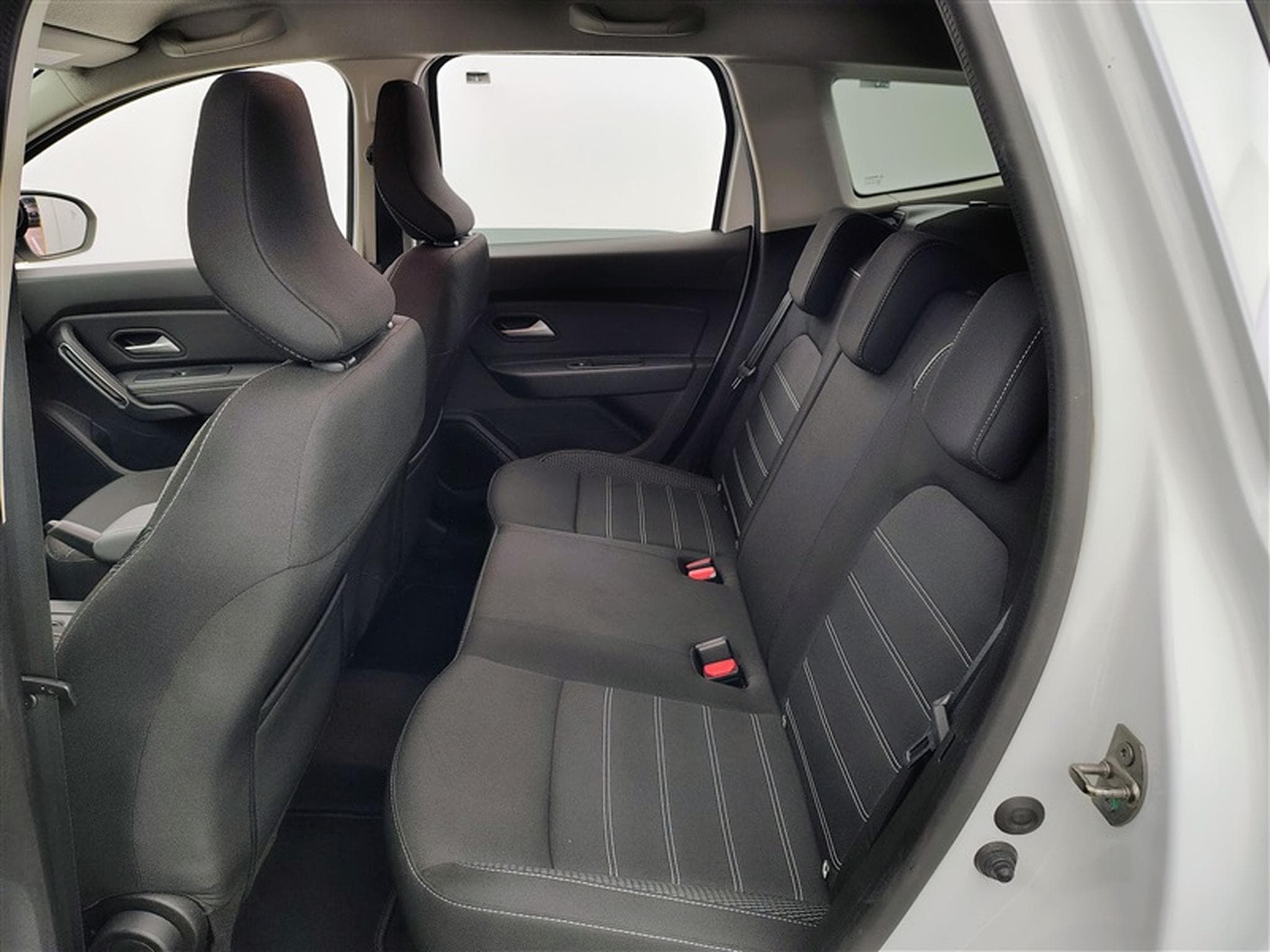 Dacia Duster 1.0 TCe Expression GPF (2023) - Foto 13