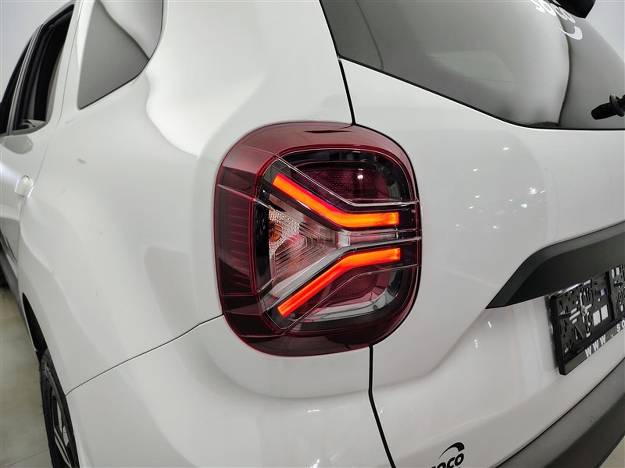 Dacia Duster 1.0 TCe Expression GPF (2023) - Foto 16