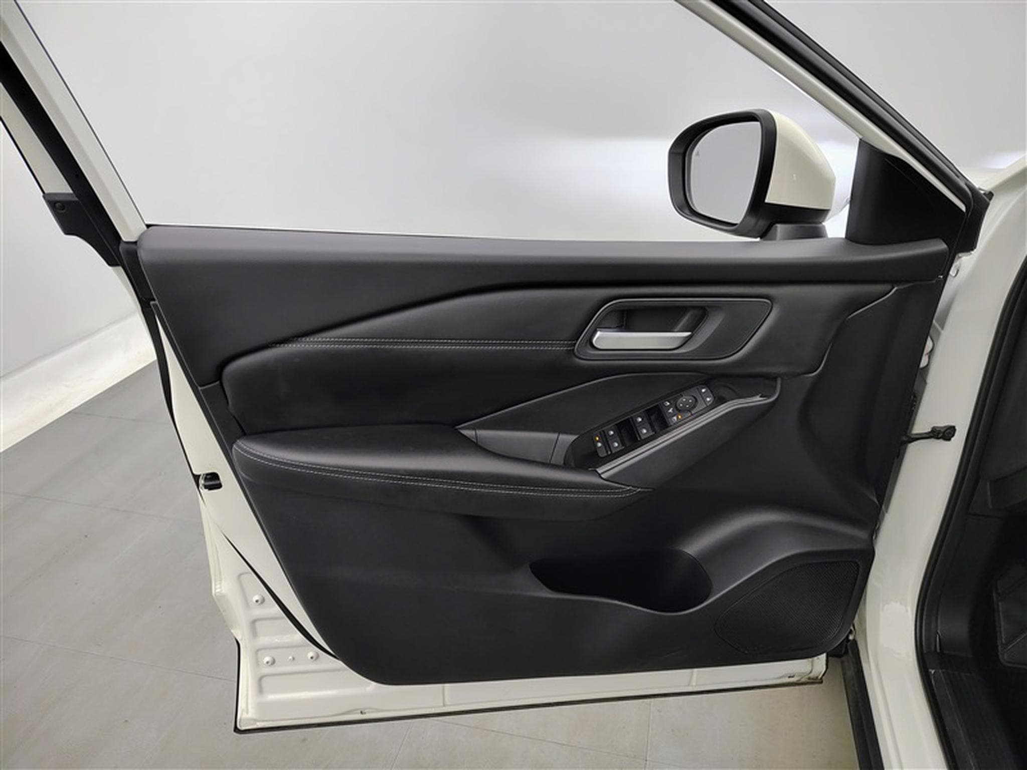 Nissan Qashqai 1.3 DIG-T MHEV N-Connecta (2022) - Foto 17