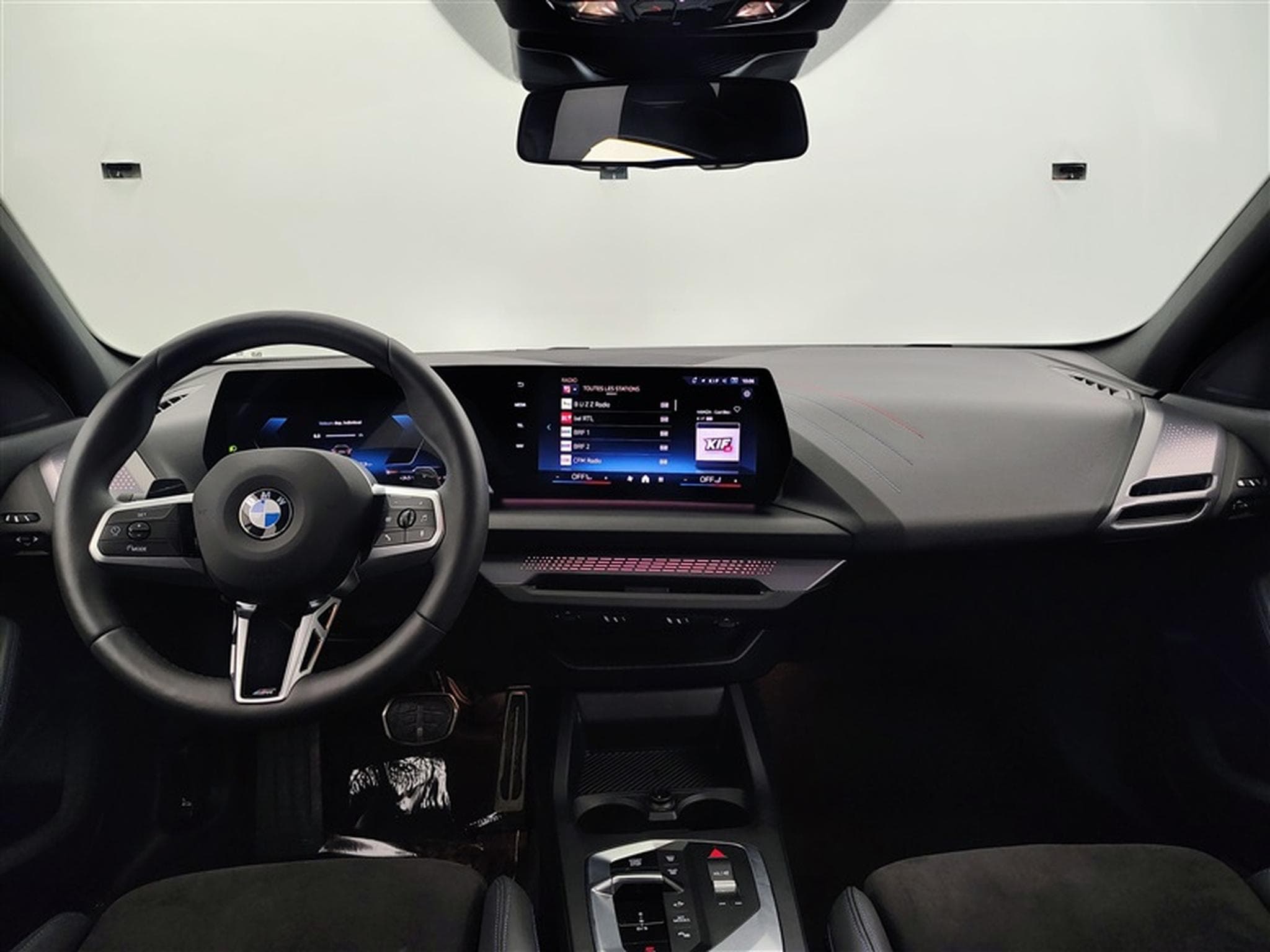 BMW 120 120iA Pack M NAVI / FULL LED / CAMERA / JA 18" (2025) - Foto 8
