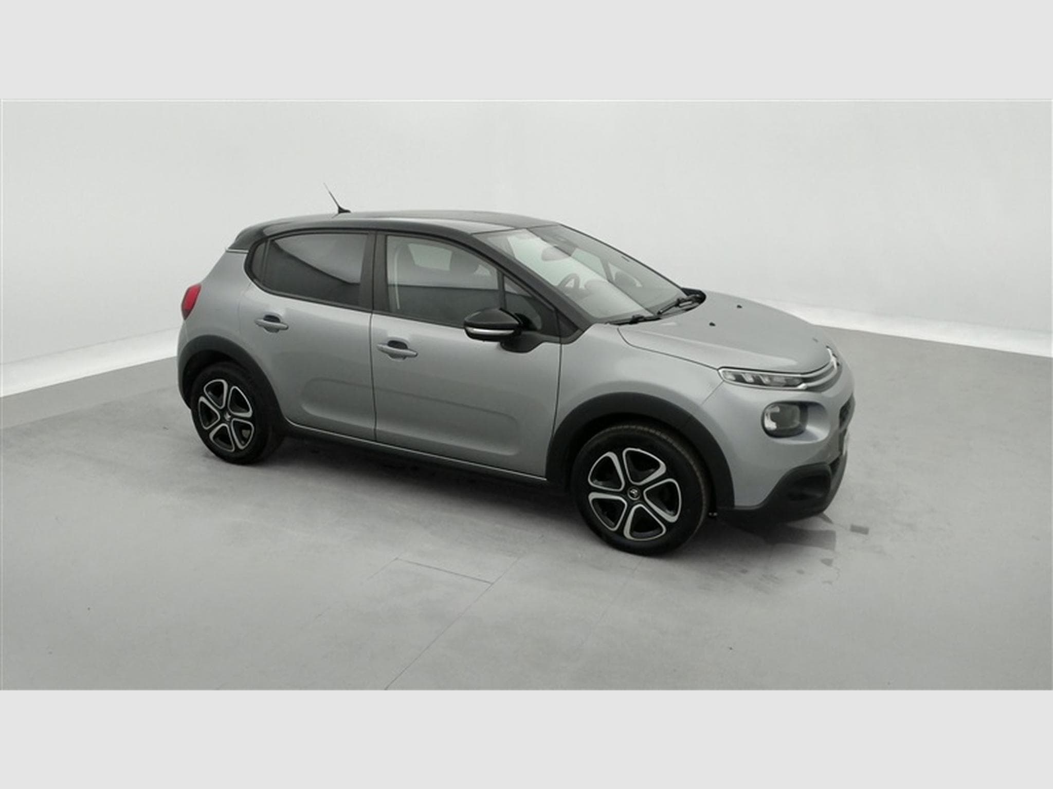 Citroen C3 1.2i PureTech Feel S&S (2020) - Foto 23