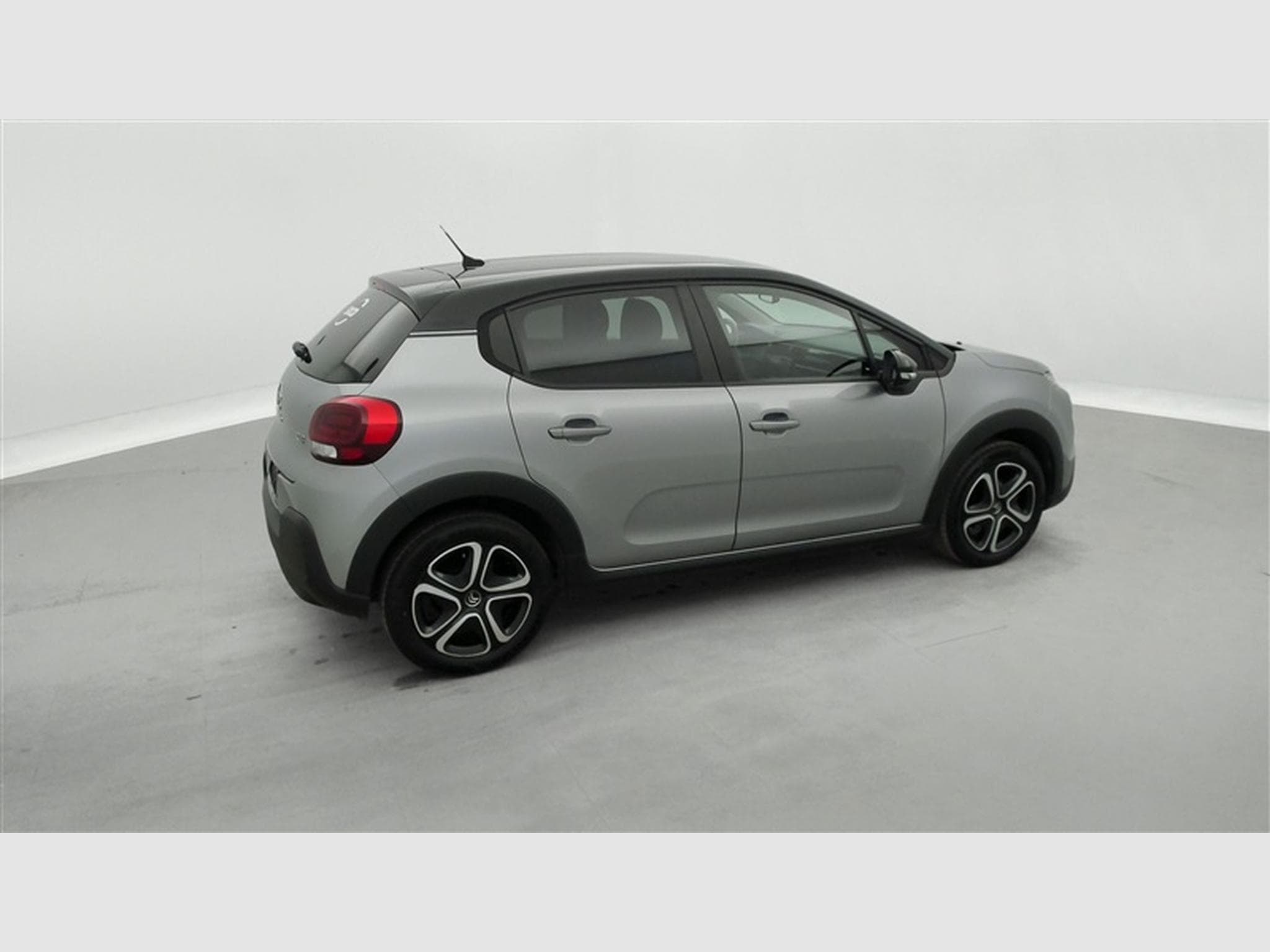 Citroen C3 1.2i PureTech Feel S&S (2020) - Foto 25