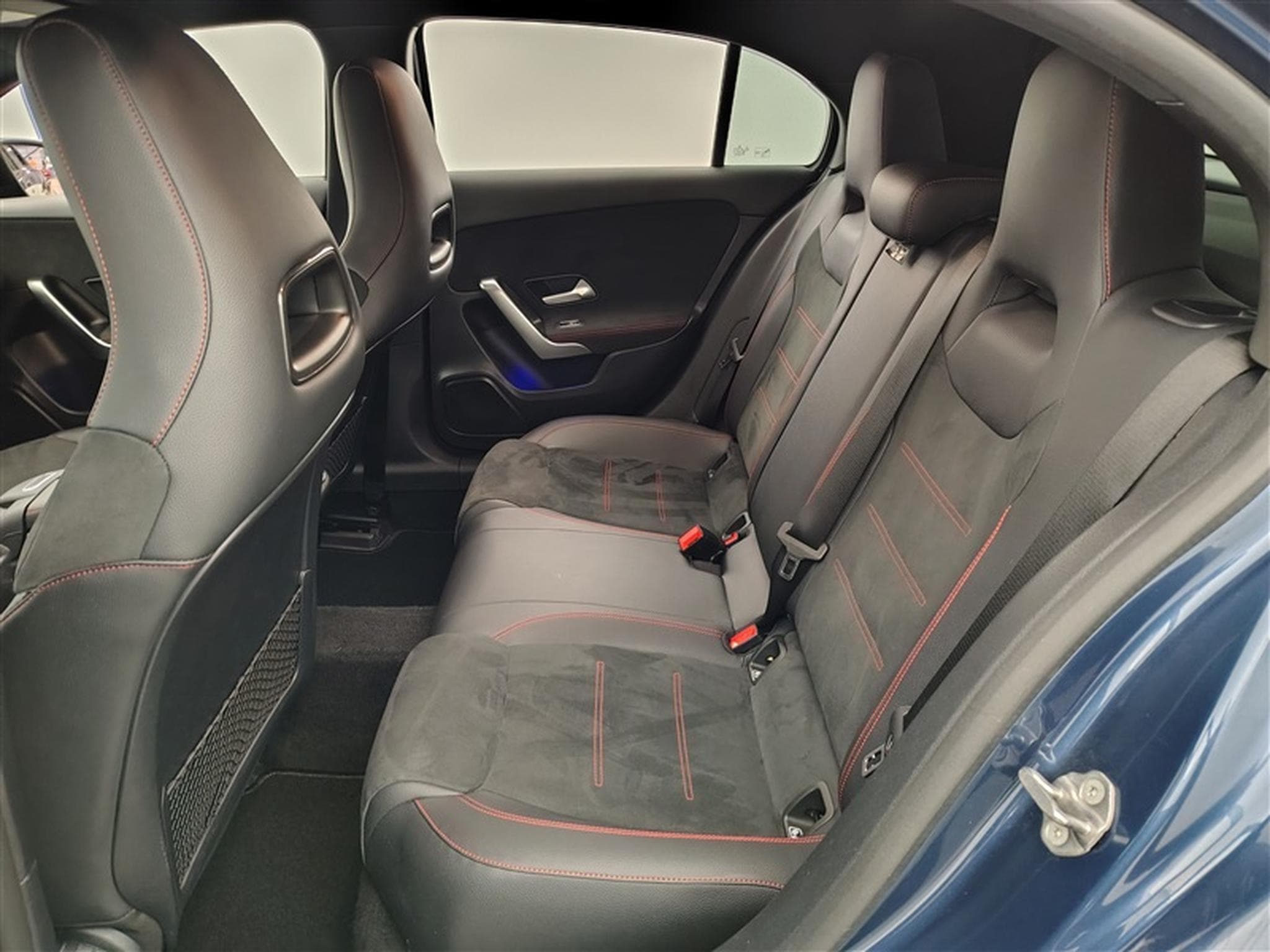 Mercedes A 180 A 180d AMG-Line *NAVI/FULL LED/CAMERA/PACK NIGJHT/JA* (2021) - Foto 13