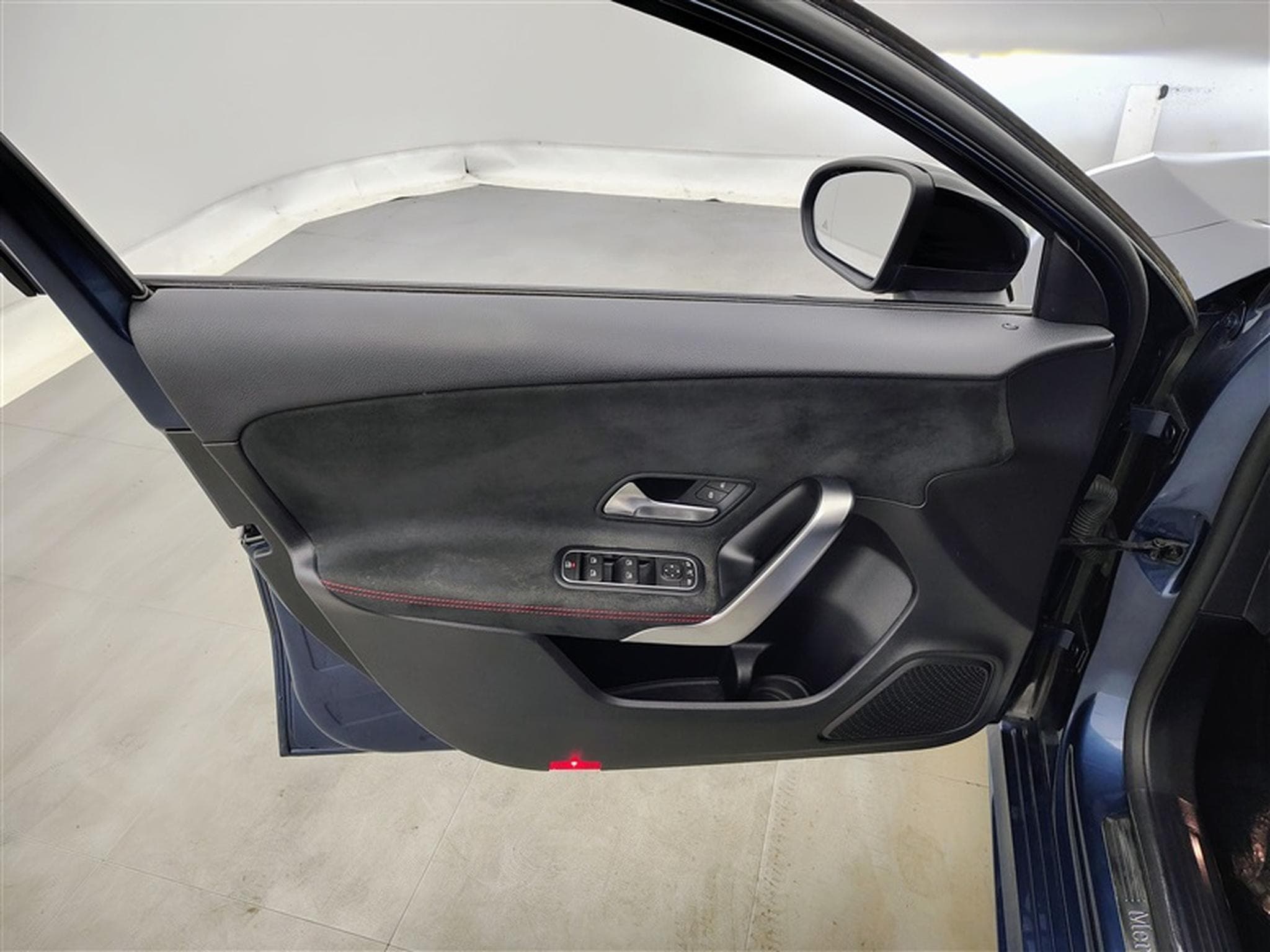 Mercedes A 180 A 180d AMG-Line *NAVI/FULL LED/CAMERA/PACK NIGJHT/JA* (2021) - Foto 17