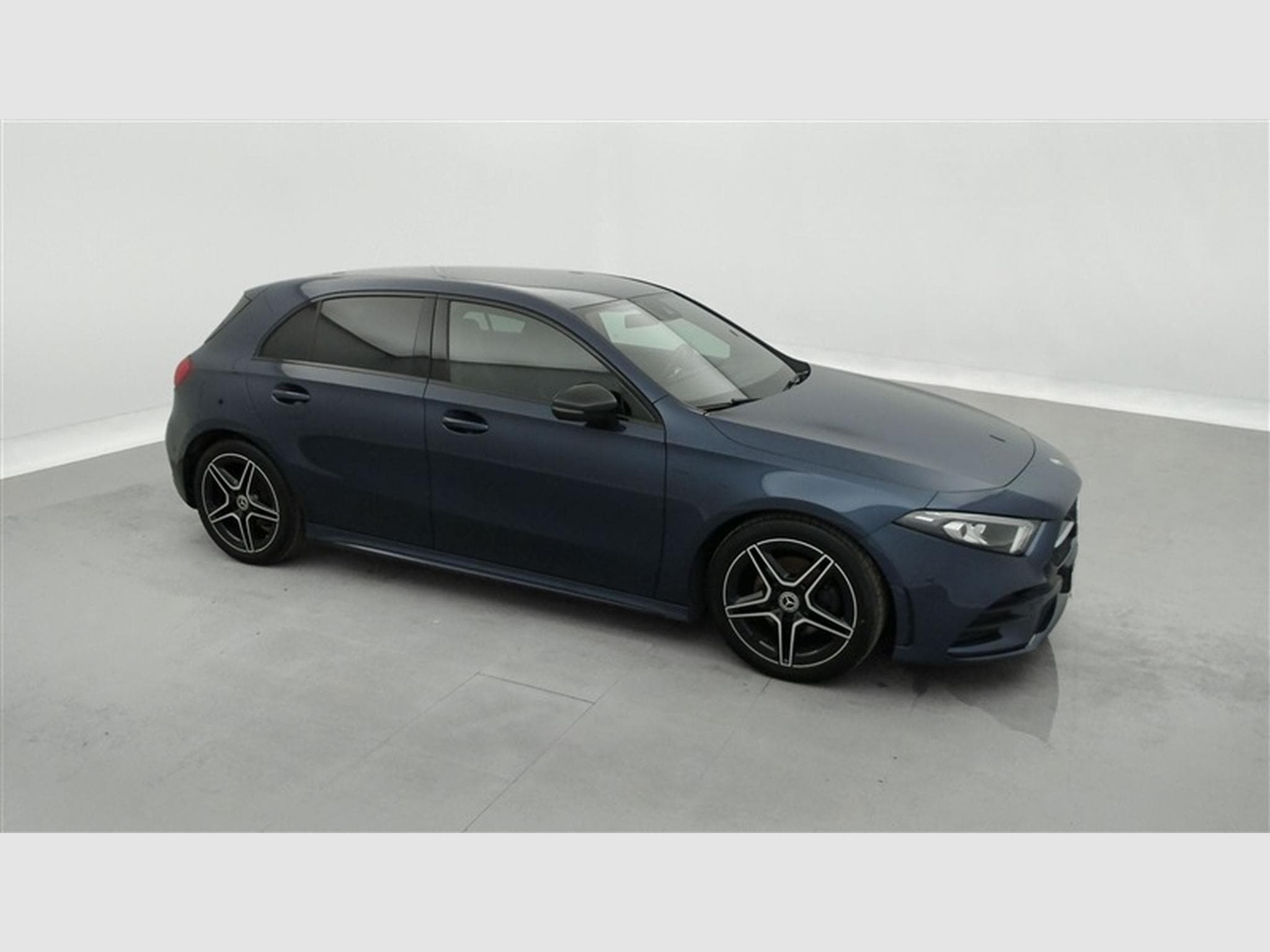 Mercedes A 180 A 180d AMG-Line *NAVI/FULL LED/CAMERA/PACK NIGJHT/JA* (2021) - Foto 22